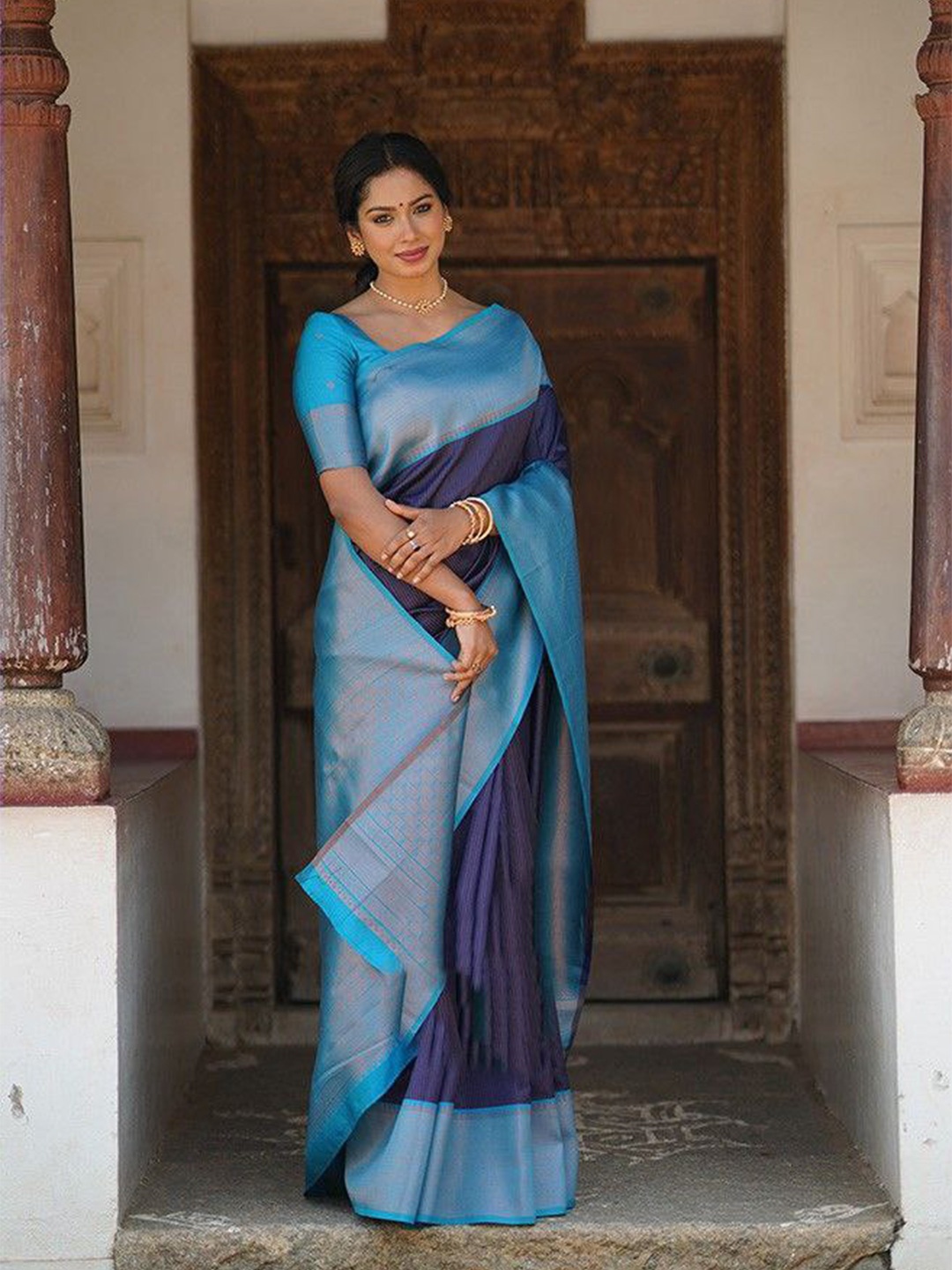 

Naishu Trendz Woven Design Zari Pure Silk Kanjeevaram Saree, Blue