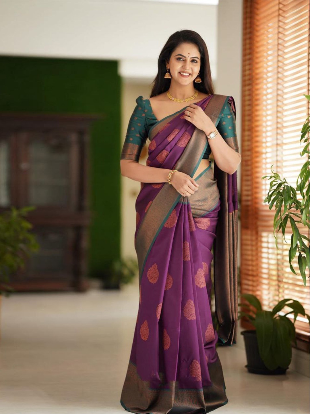 

Naishu Trendz Woven Design Zari Pure Silk Kanjeevaram Saree, Purple