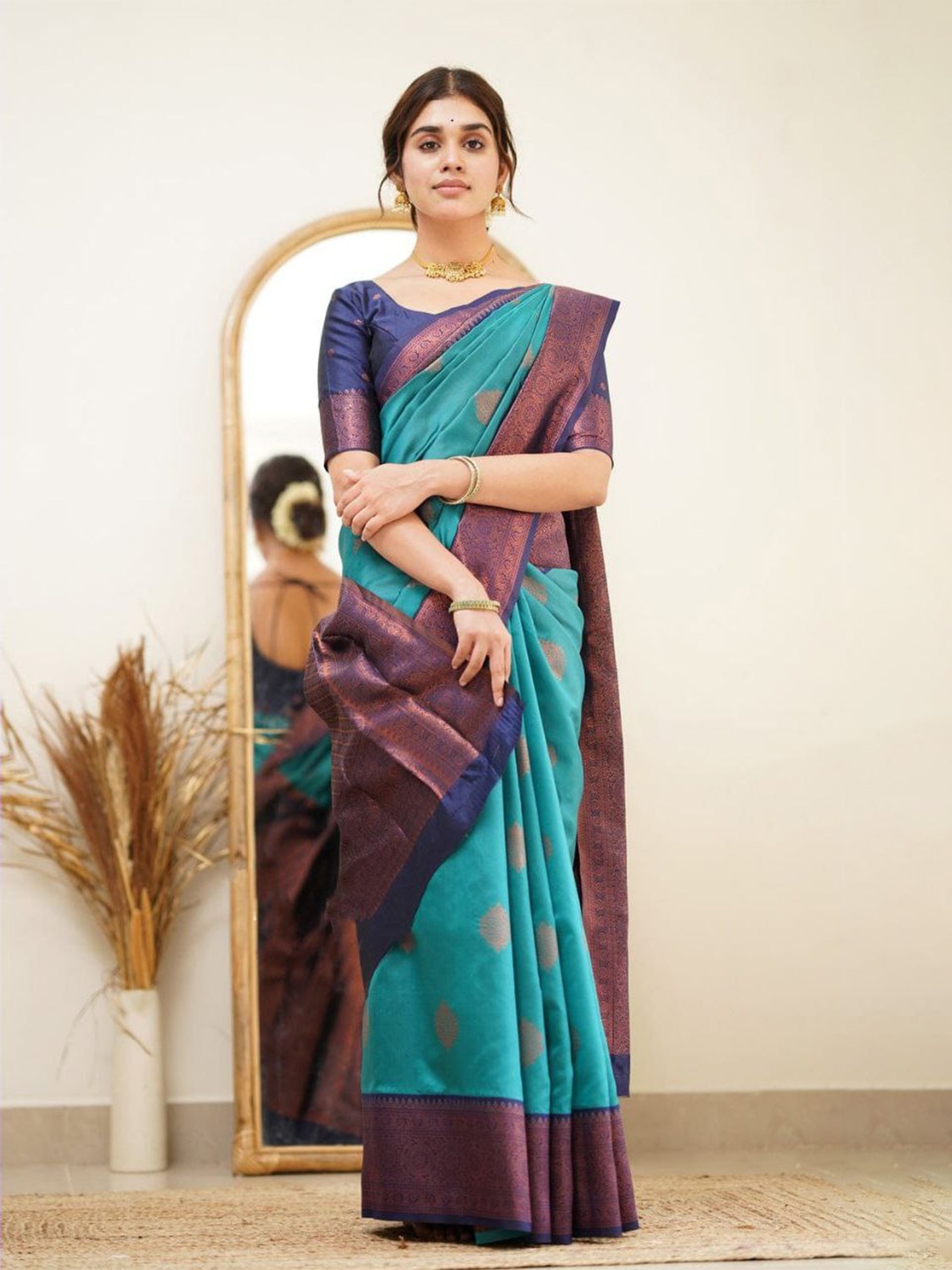 

Naishu Trendz Woven Design Zari Pure Silk Kanjeevaram Saree, Blue