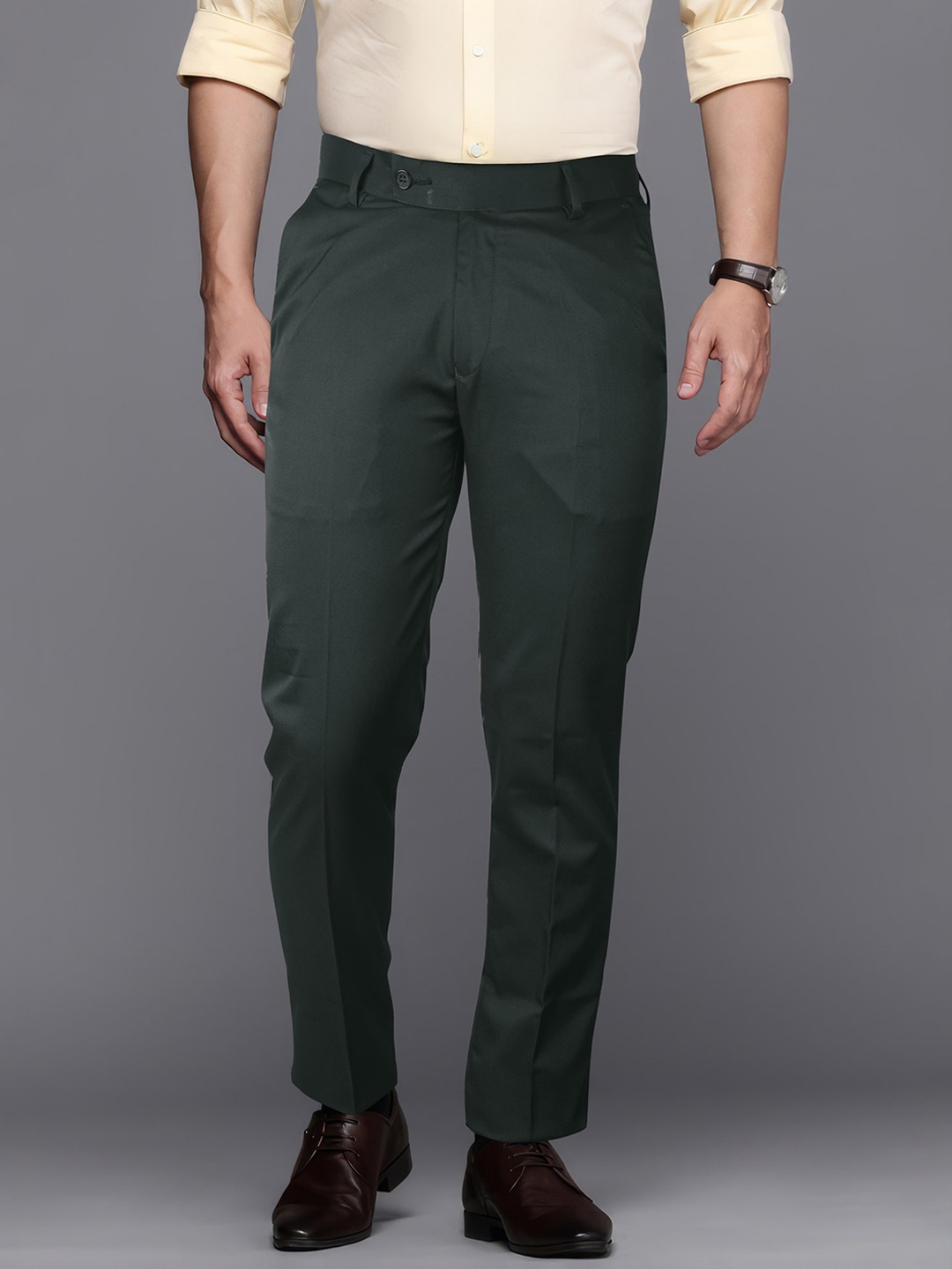 

Jb Just BLACK Men Urban Slim Fit Wrinkle Free Trousers, Green