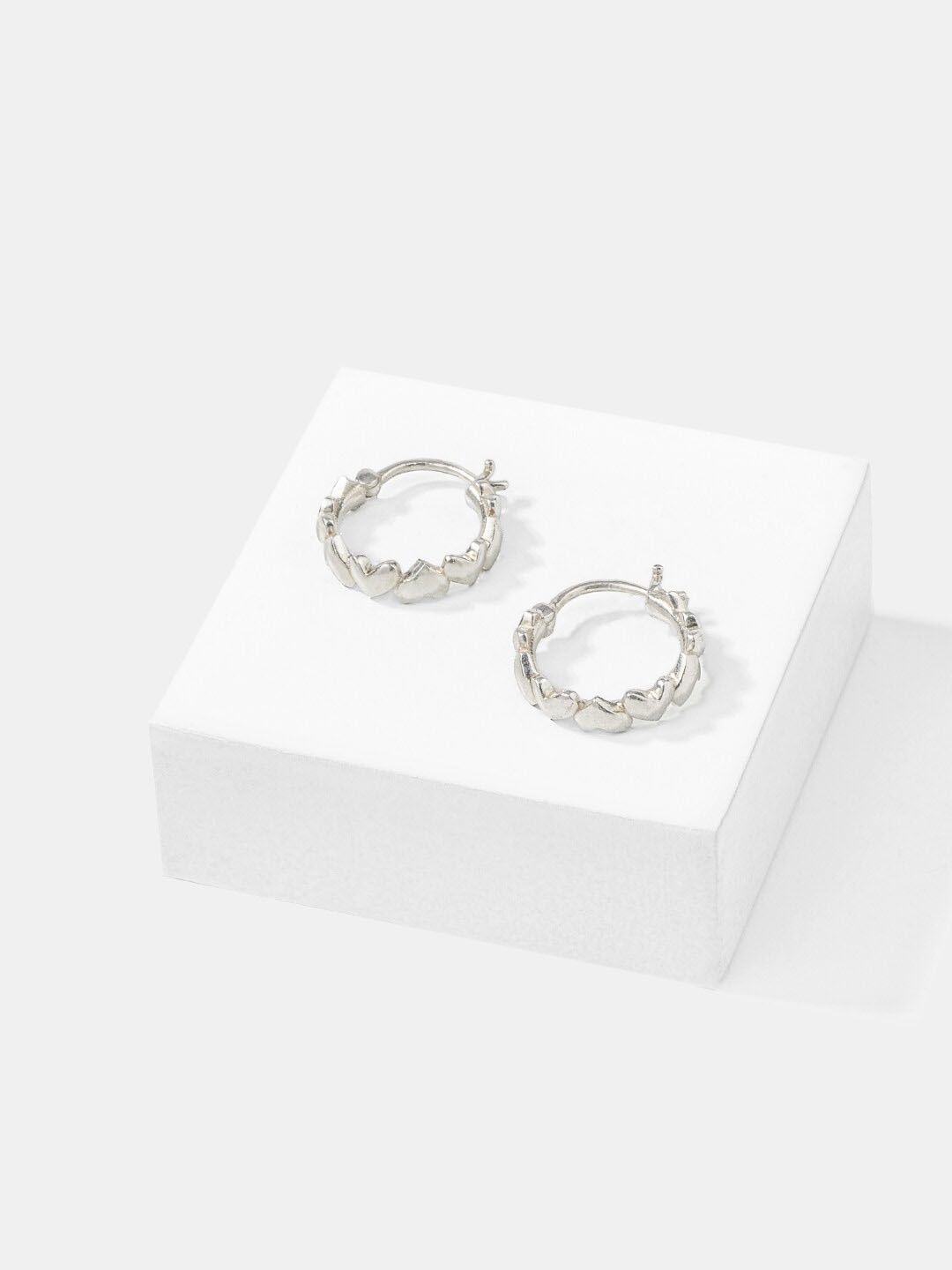 

SHAYA Contemporary Studs Earrings, Silver