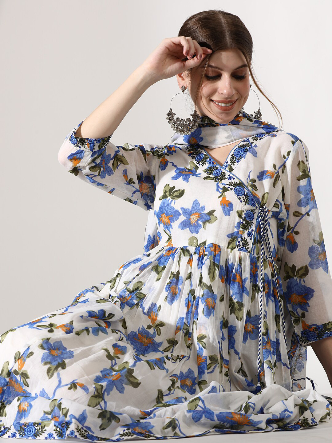 

Anouk Floral Printed Thread Work Pure Cotton Straight Kurta with Trousers & Dupatta, Blue