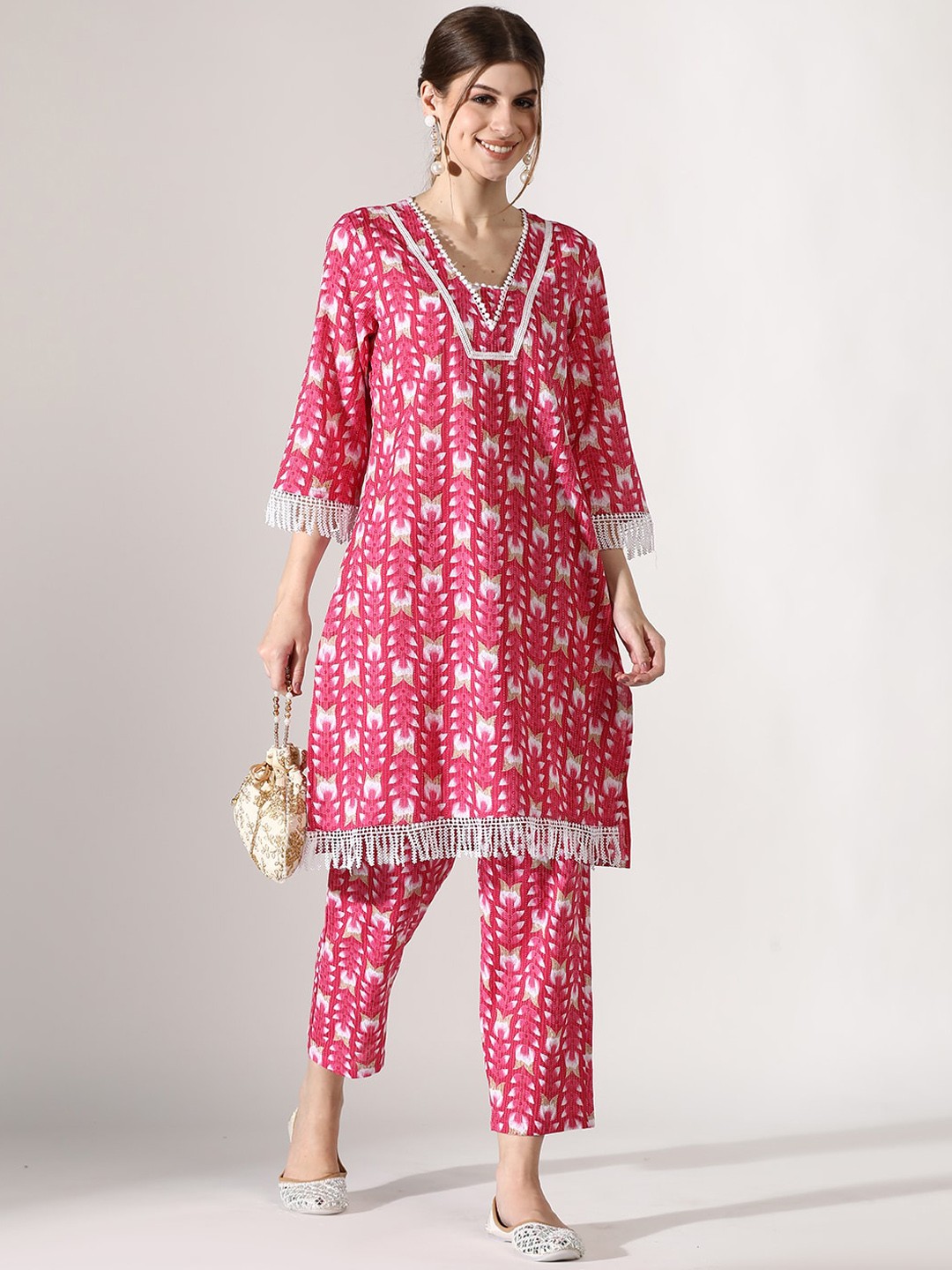 

Anouk Ethnic Motifs Printed Kantha Work Pure Cotton Kurta with Trouser, Fuchsia