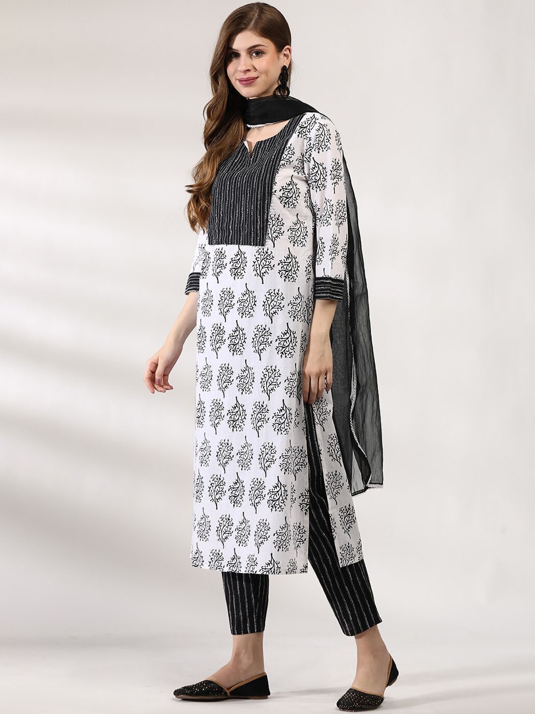 

Anouk Ethnic Motifs Printed Notched Neck Pure Cotton Kurta with Trousers & Dupatta, White
