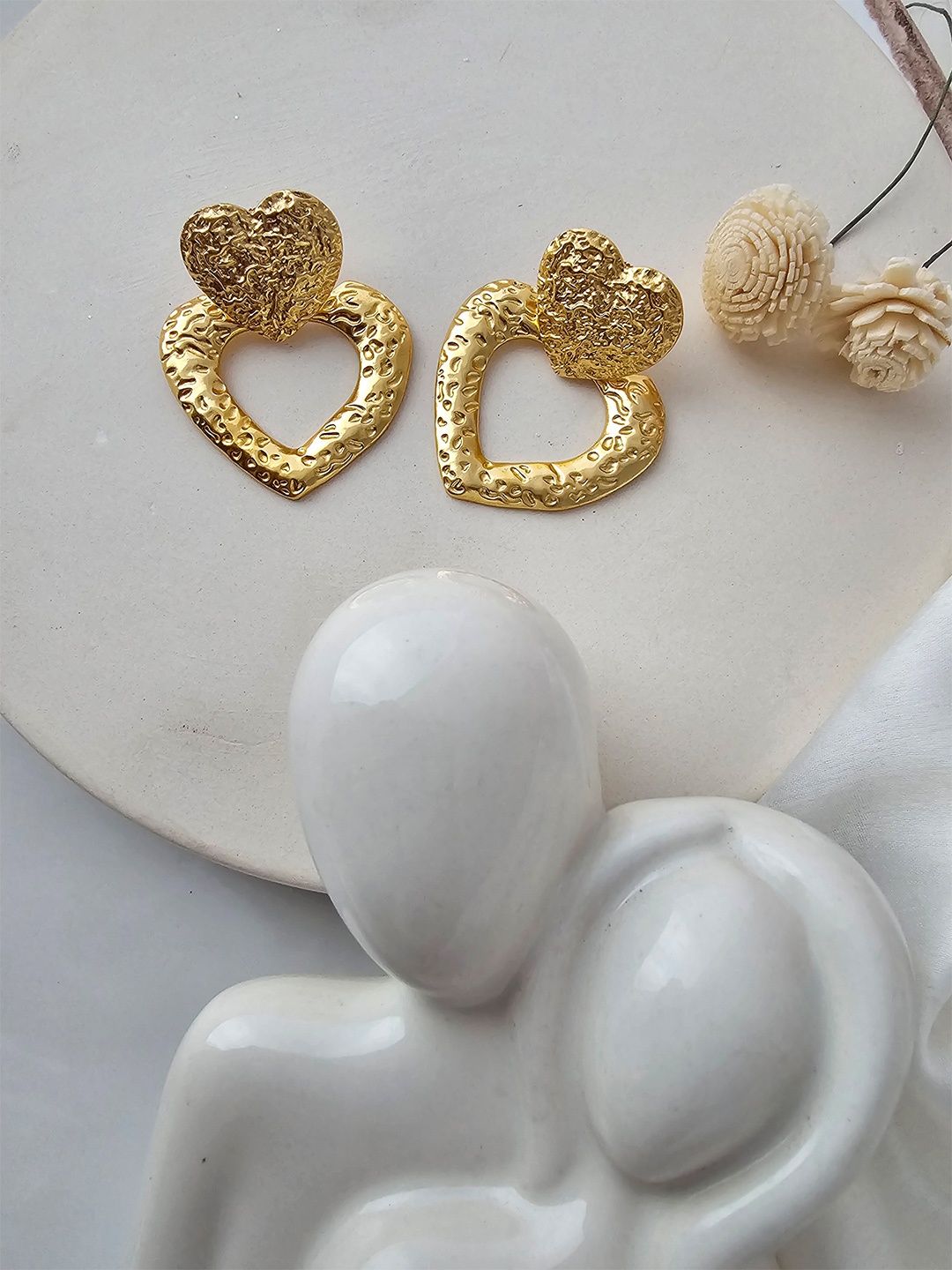 

Binnis Wardrobe Contemporary Studs Earrings, Gold
