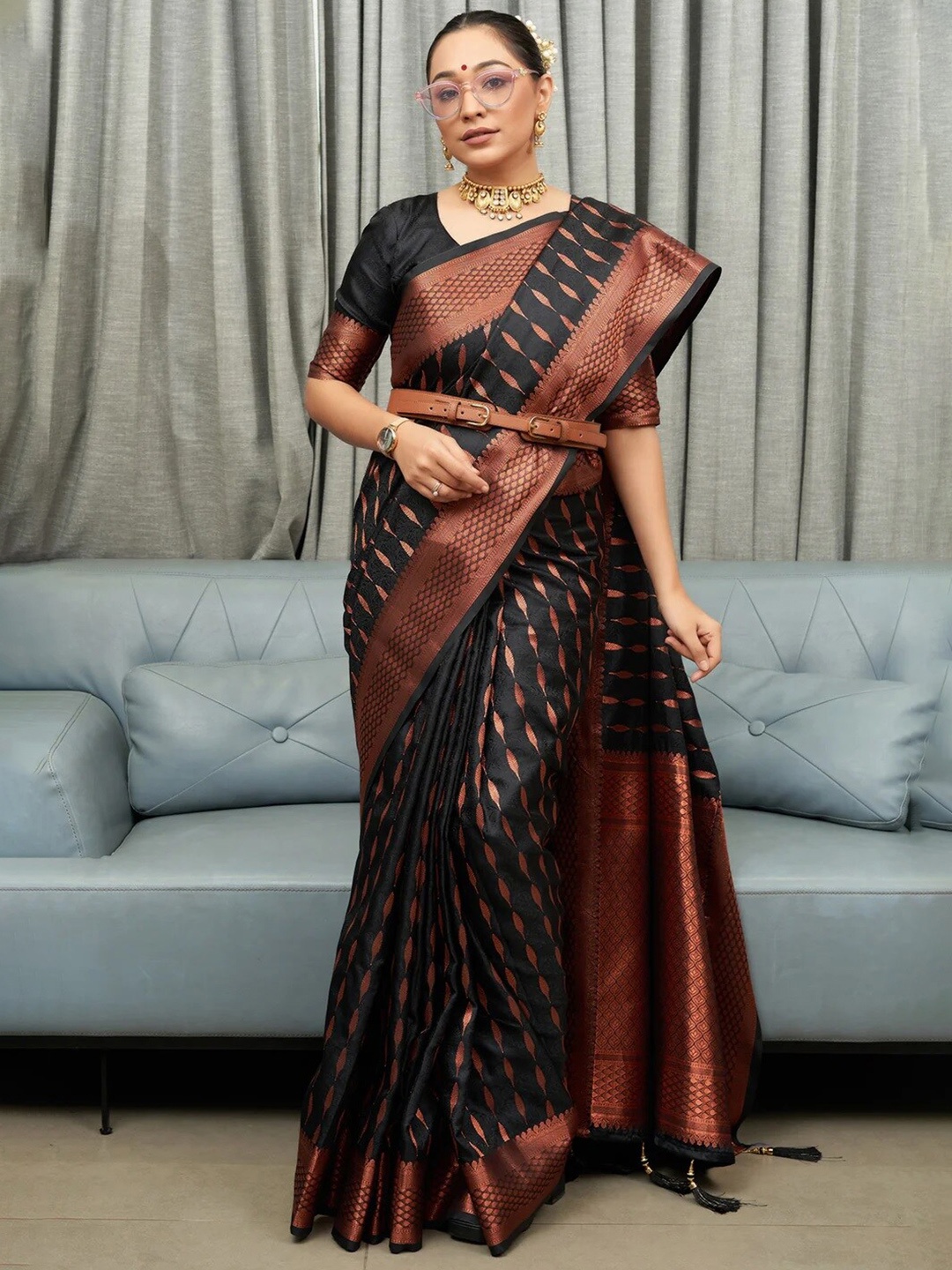 

RASVRITI Ethnic Motifs Woven Design Zari Pure Silk Kanjeevaram Saree, Black