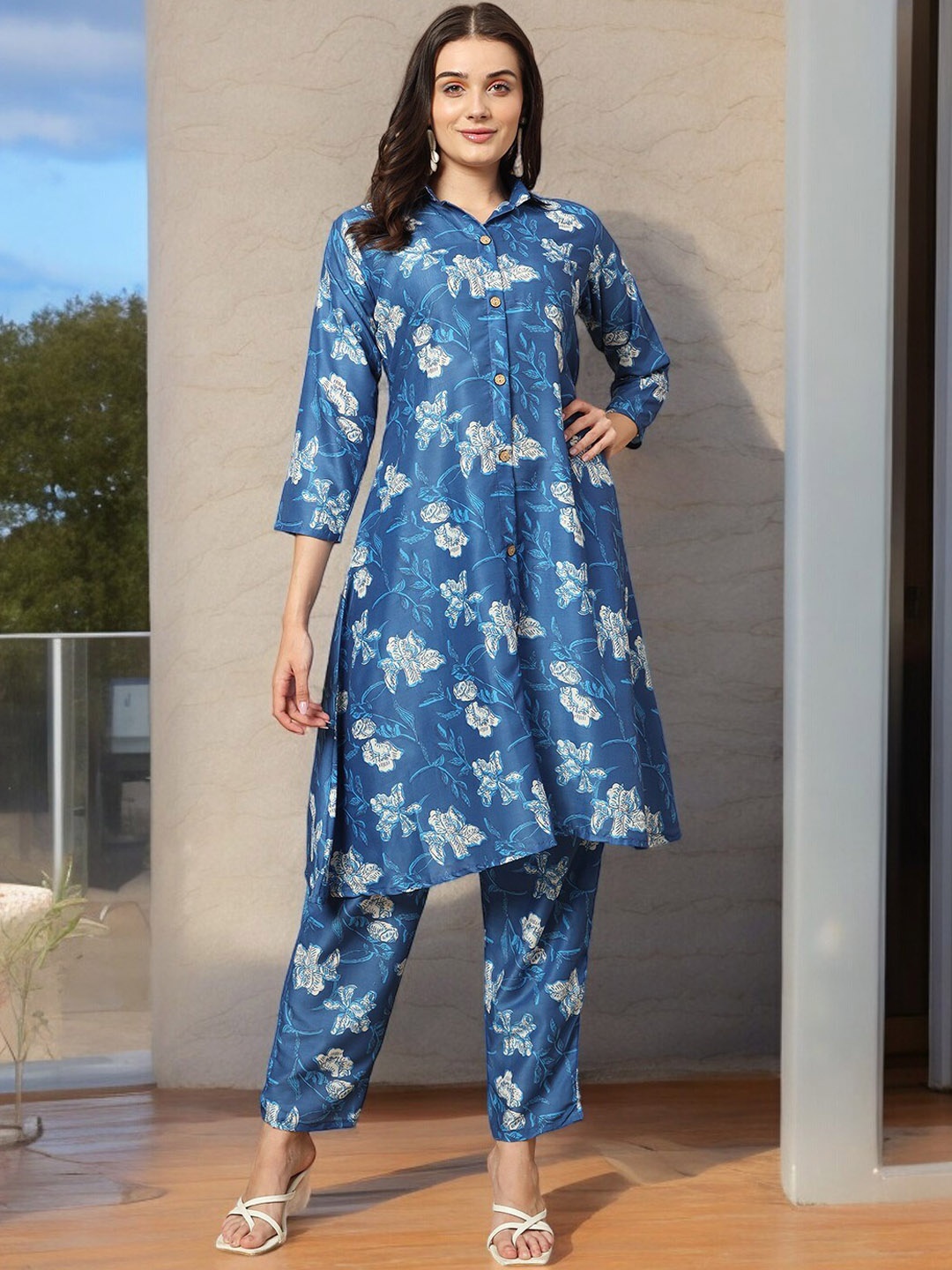 

MORLY Shirt Collar Ethnic Motifs Printed Regular Kurta with Trousers, Navy blue