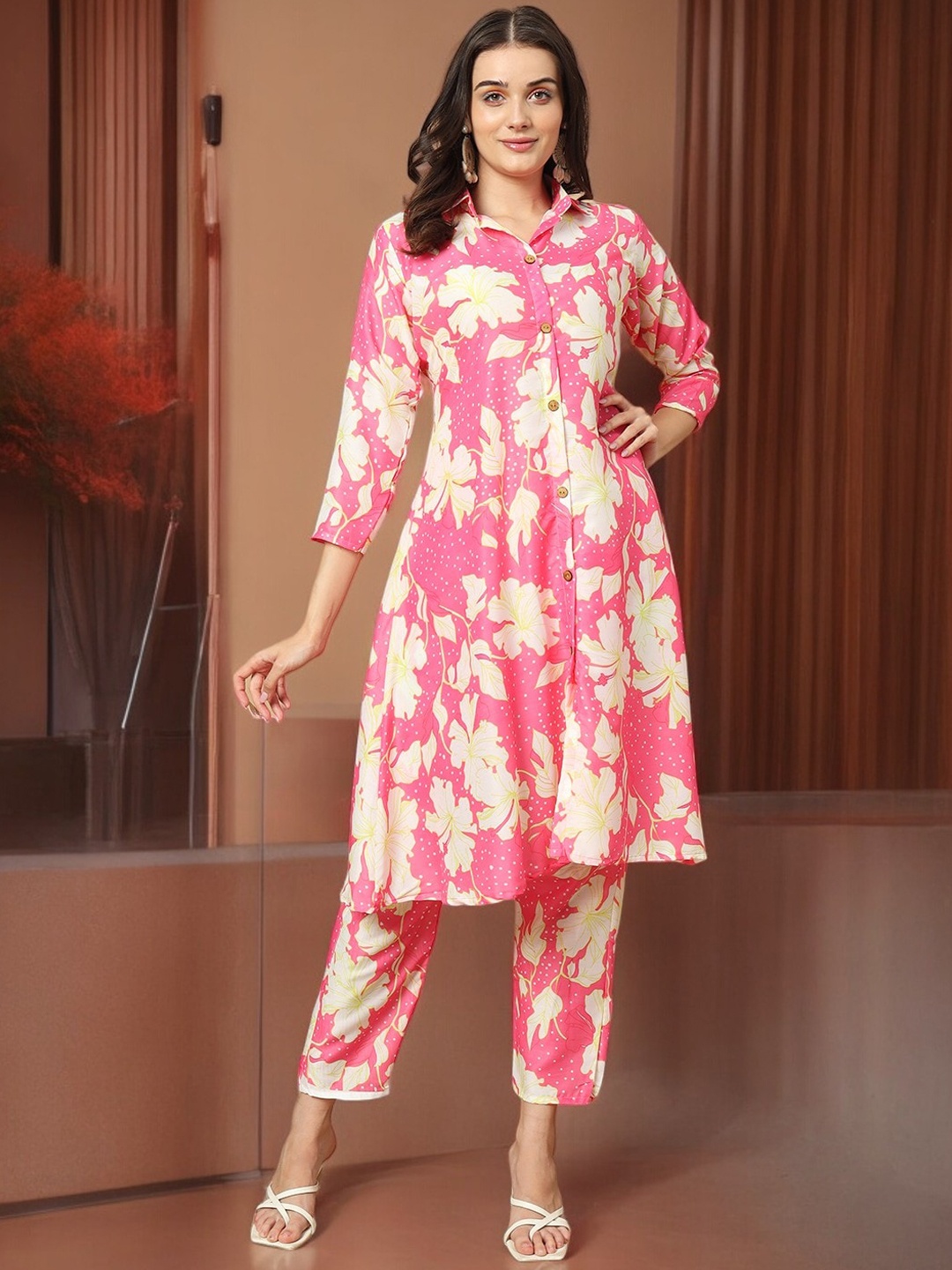 

MORLY Shirt Collar Floral Printed Regular Kurta with Trousers, Pink