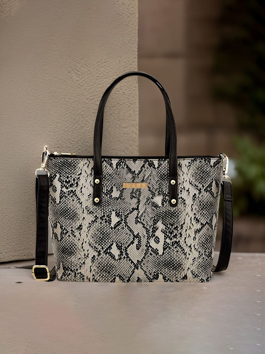 

IMARS Animal Textured Shopper Handheld Bag, Black