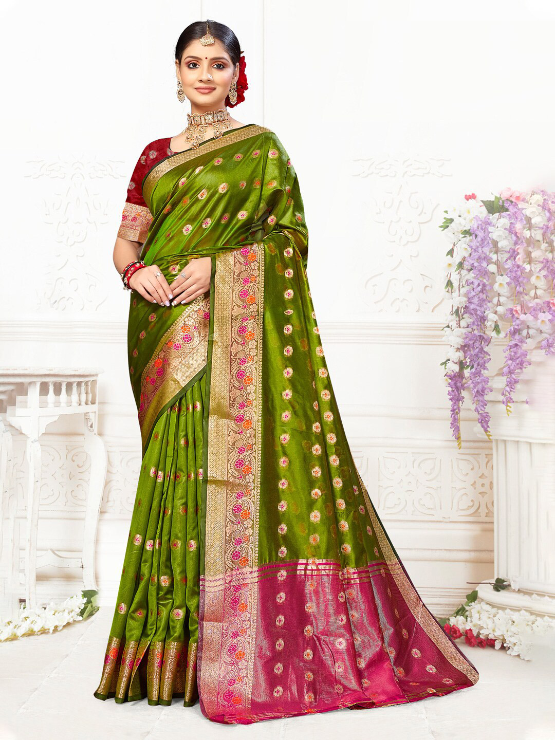 

Ishin Ethnic Motifs Woven Design Zari Saree, Green