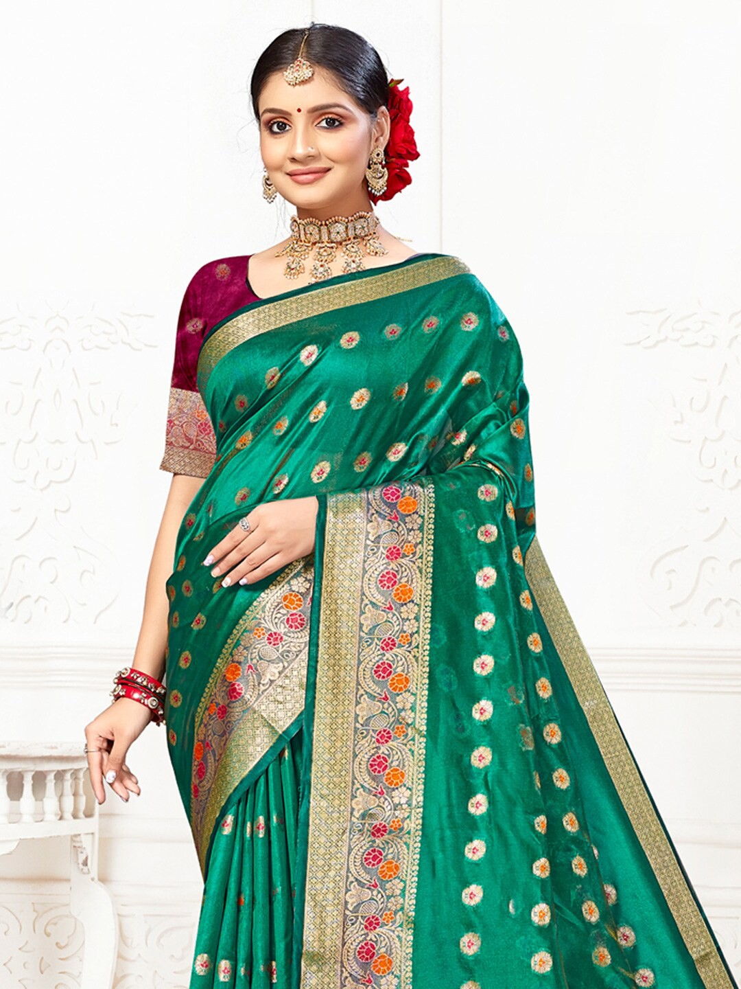 

Ishin Ethnic Motifs Woven Design Zari Saree, Green