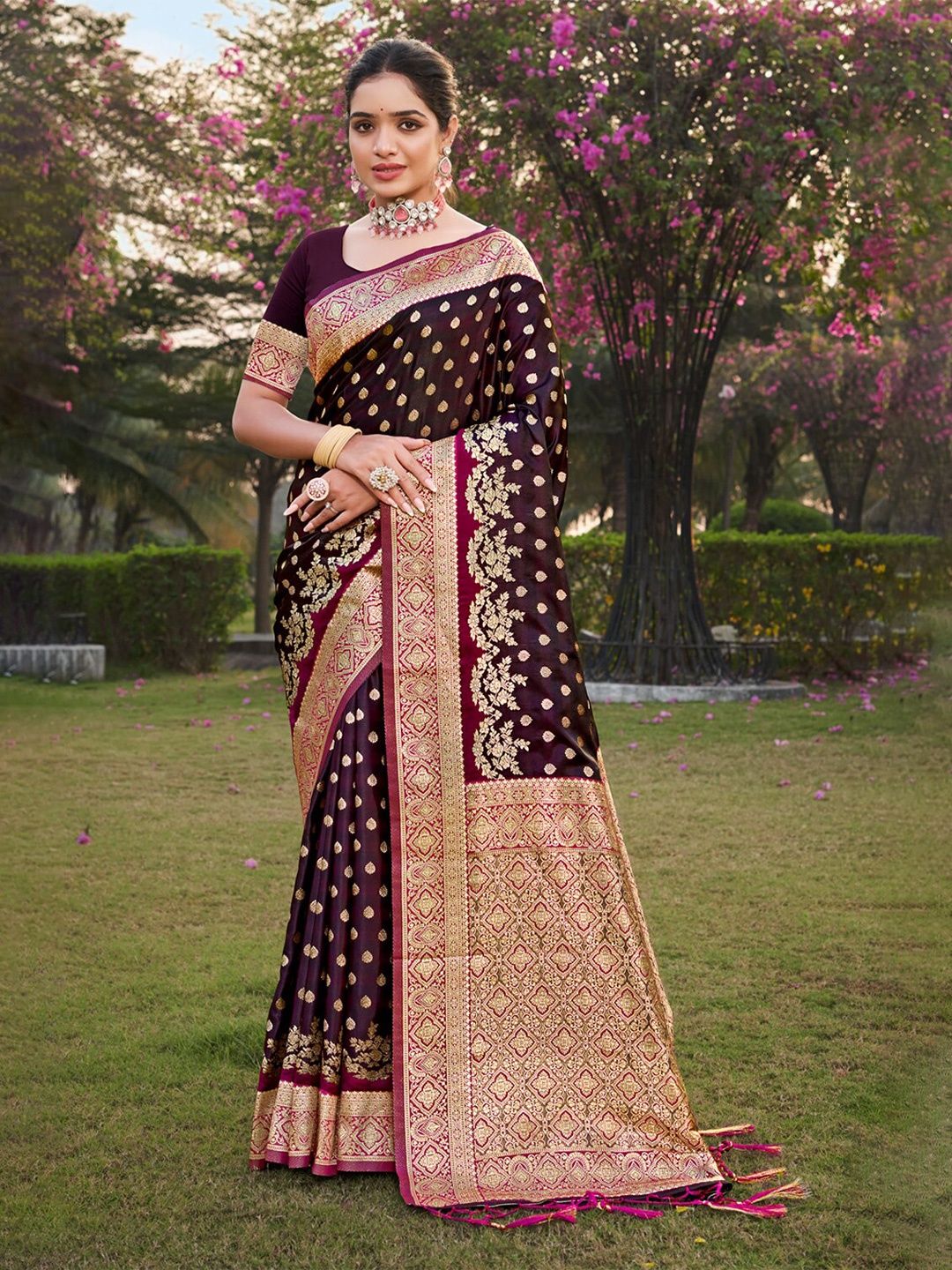 

Ishin Ethnic Motifs Woven Design Zari Satin Saree, Purple