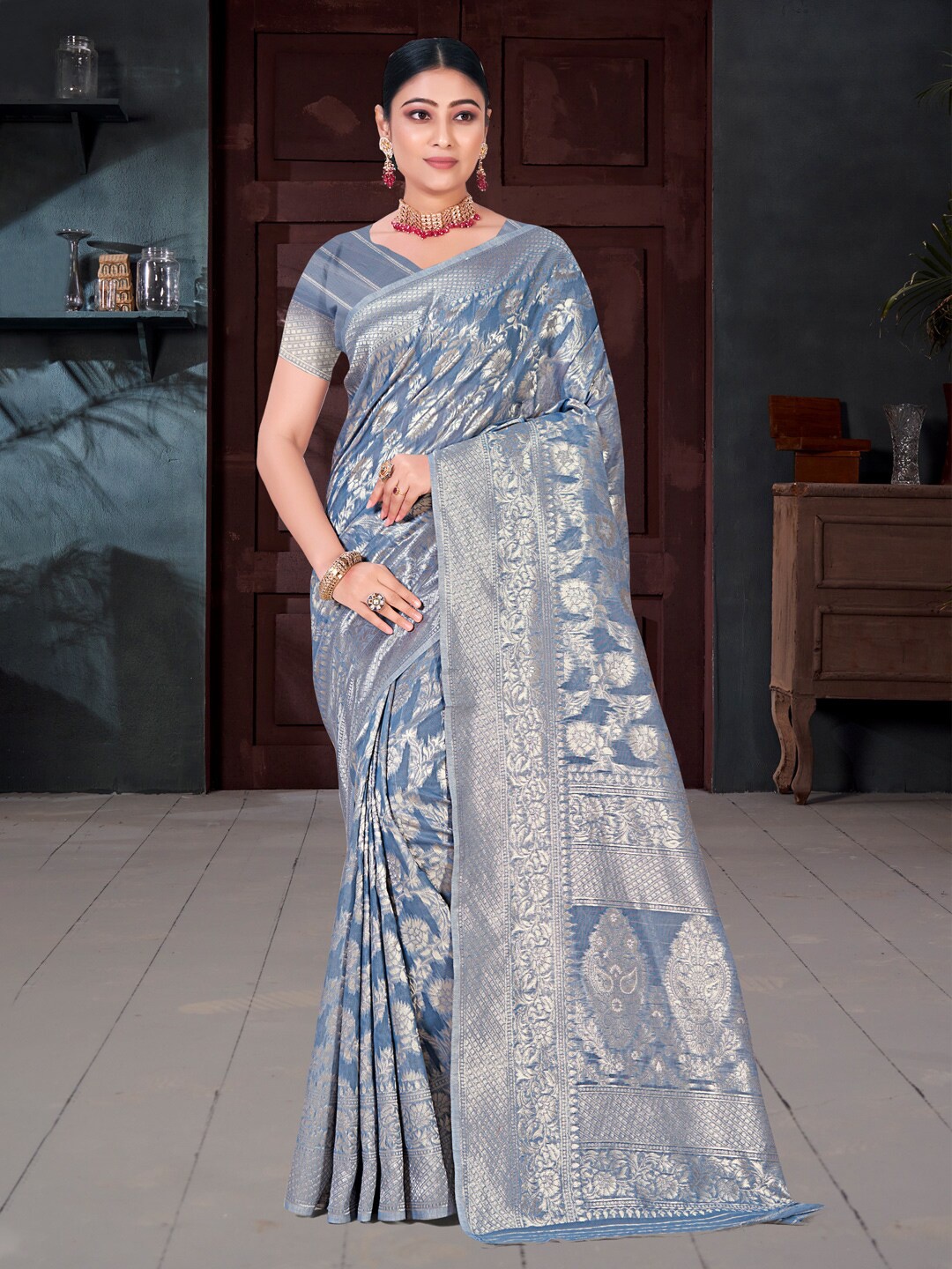 

Ishin Ethnic Motifs Woven Design Zari Saree, Grey