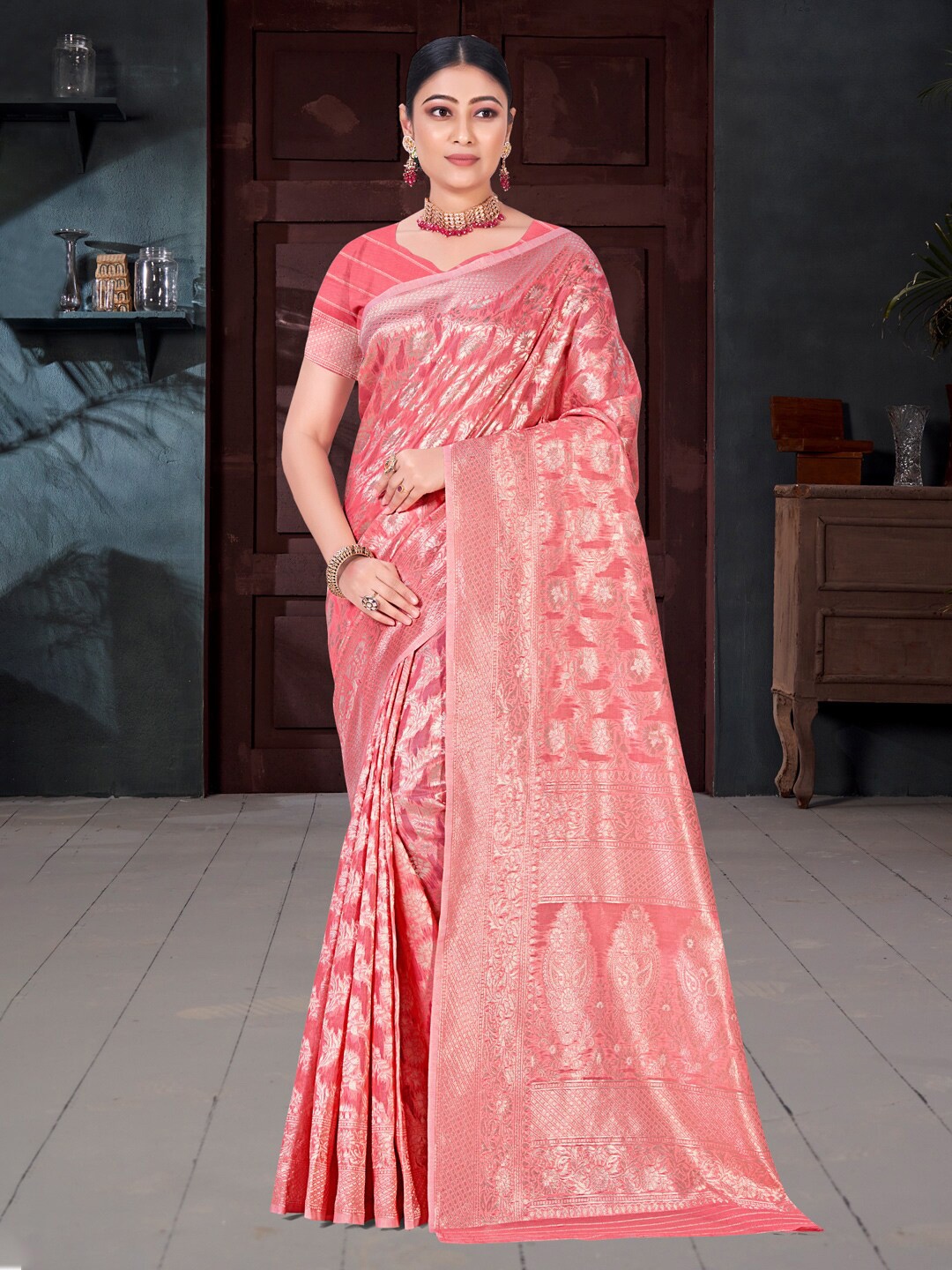 

Ishin Floral Woven Design Zari Saree, Peach
