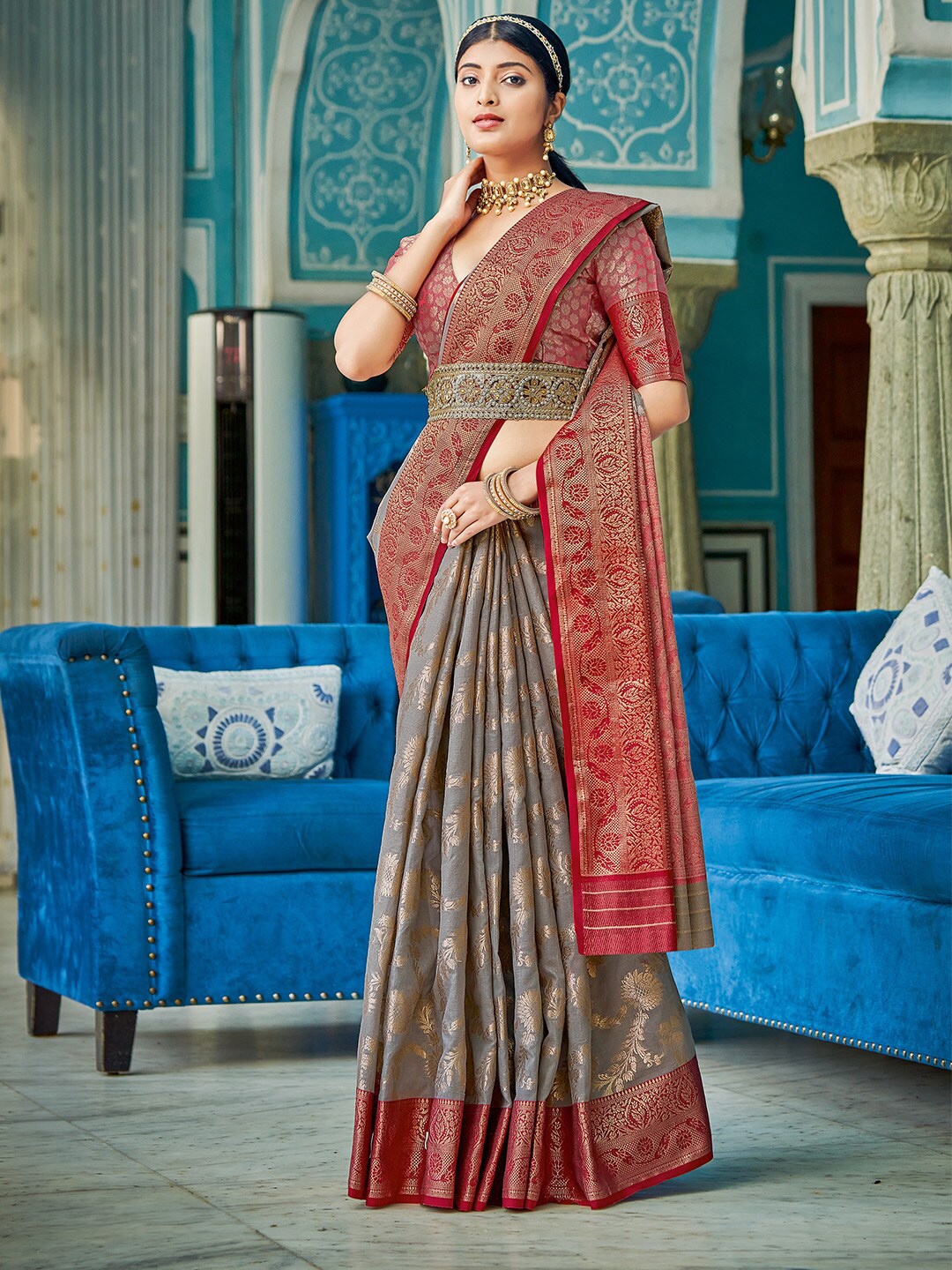 

Ishin Ethnic Motifs Woven Design Zari Saree, Grey