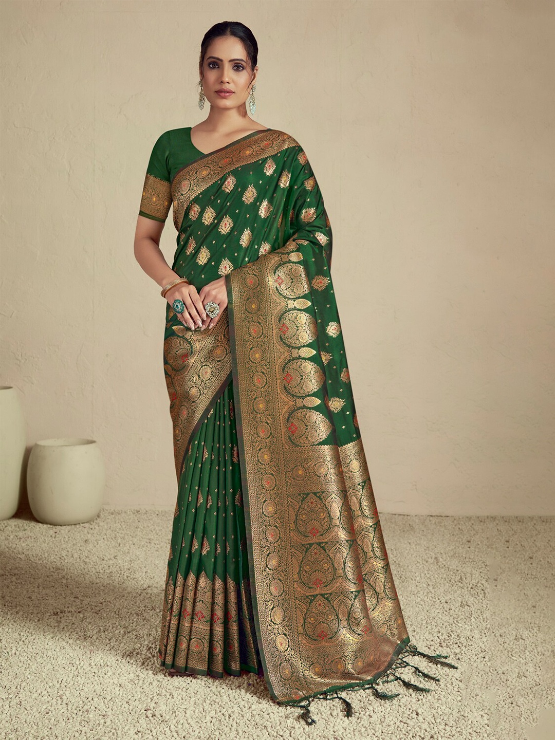 

Ishin Ethnic Motifs Woven Design Zari Saree, Green