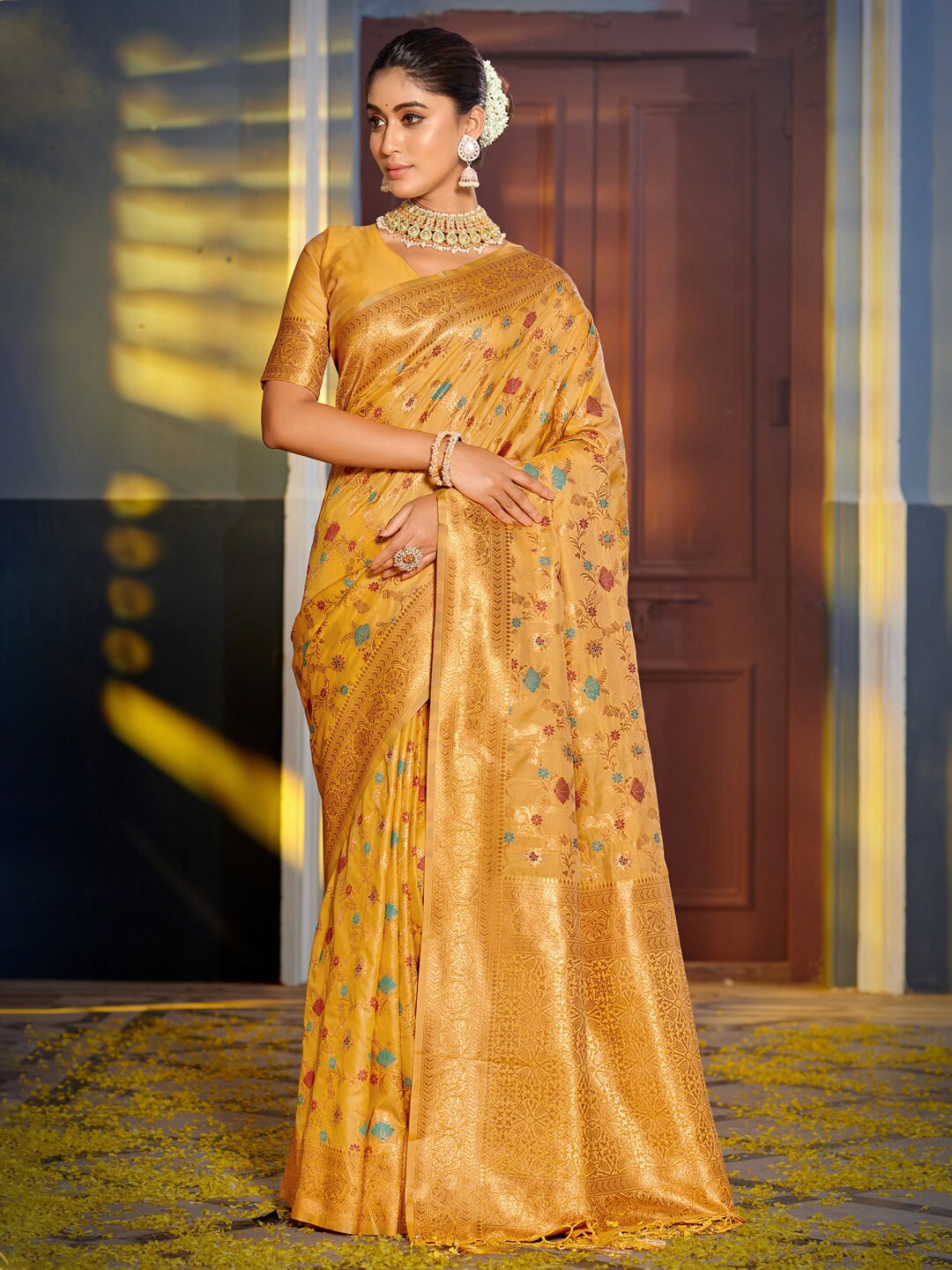 

Ishin Floral Woven Design Zari Banarasi Saree, Mustard