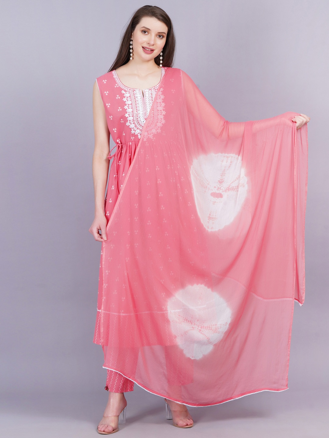 

HIGHLIGHT FASHION EXPORT Women Regular Thread Work Pure Cotton Kurta with Trousers & With Dupatta, Red