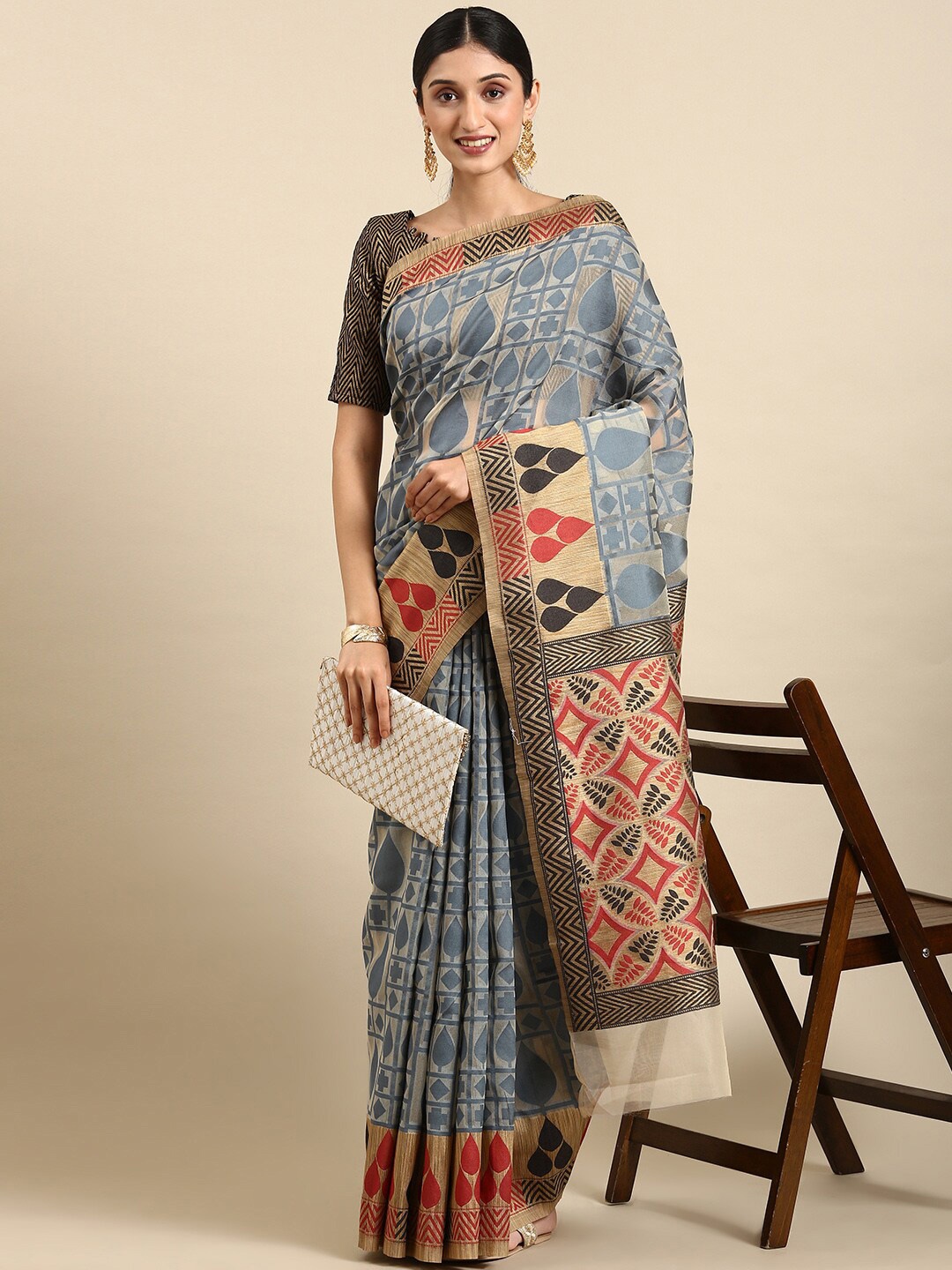 

Mitera Grey & Red Geometric Printed Saree