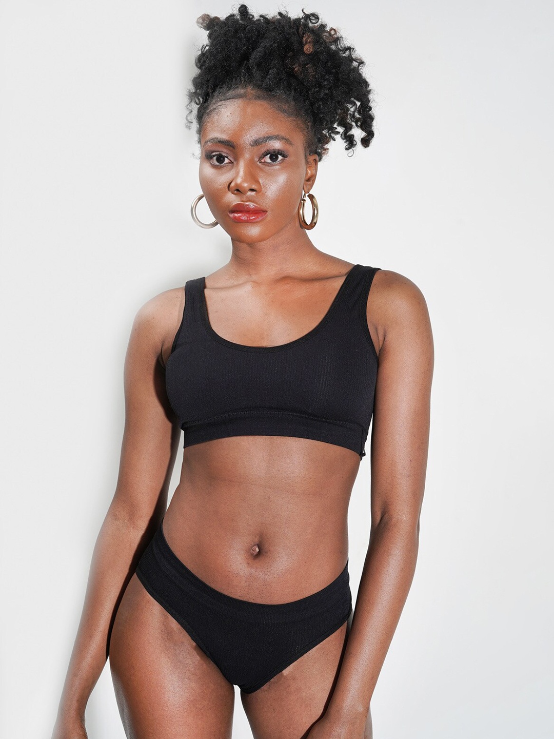 

Basiq Charlotte High Cover Lightly Padded Bra with High-Rise Briefs, Black