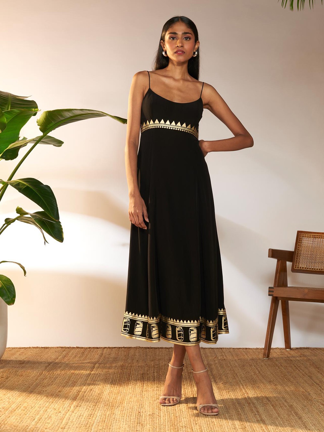 

Masaba Women Crepe A-Line Midi Dress, Black