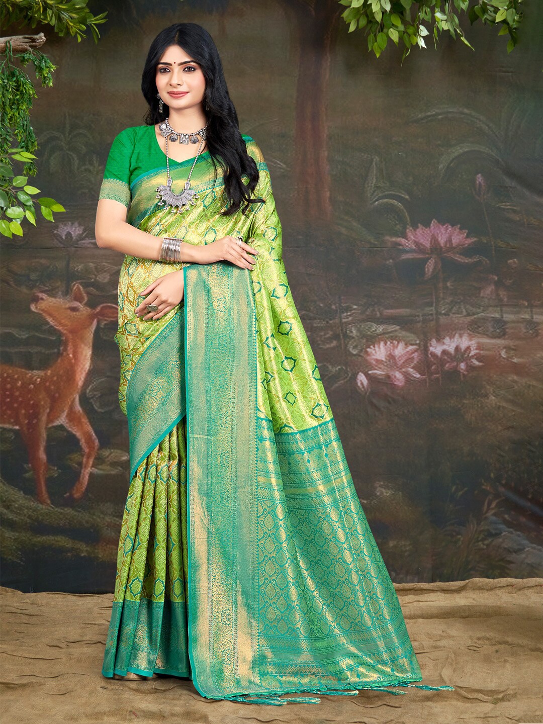 

SANGAM PRINTS Ethnic Motifs Woven Design Zari Silk Blend Kanjivaram Saree, Green