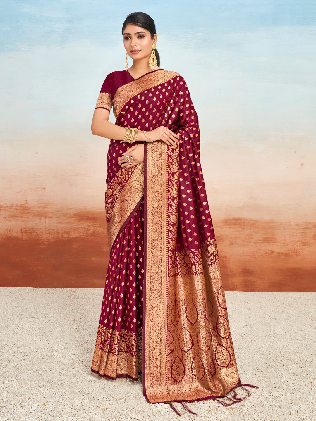 

SANGAM PRINTS Floral Woven Design Saree, Purple