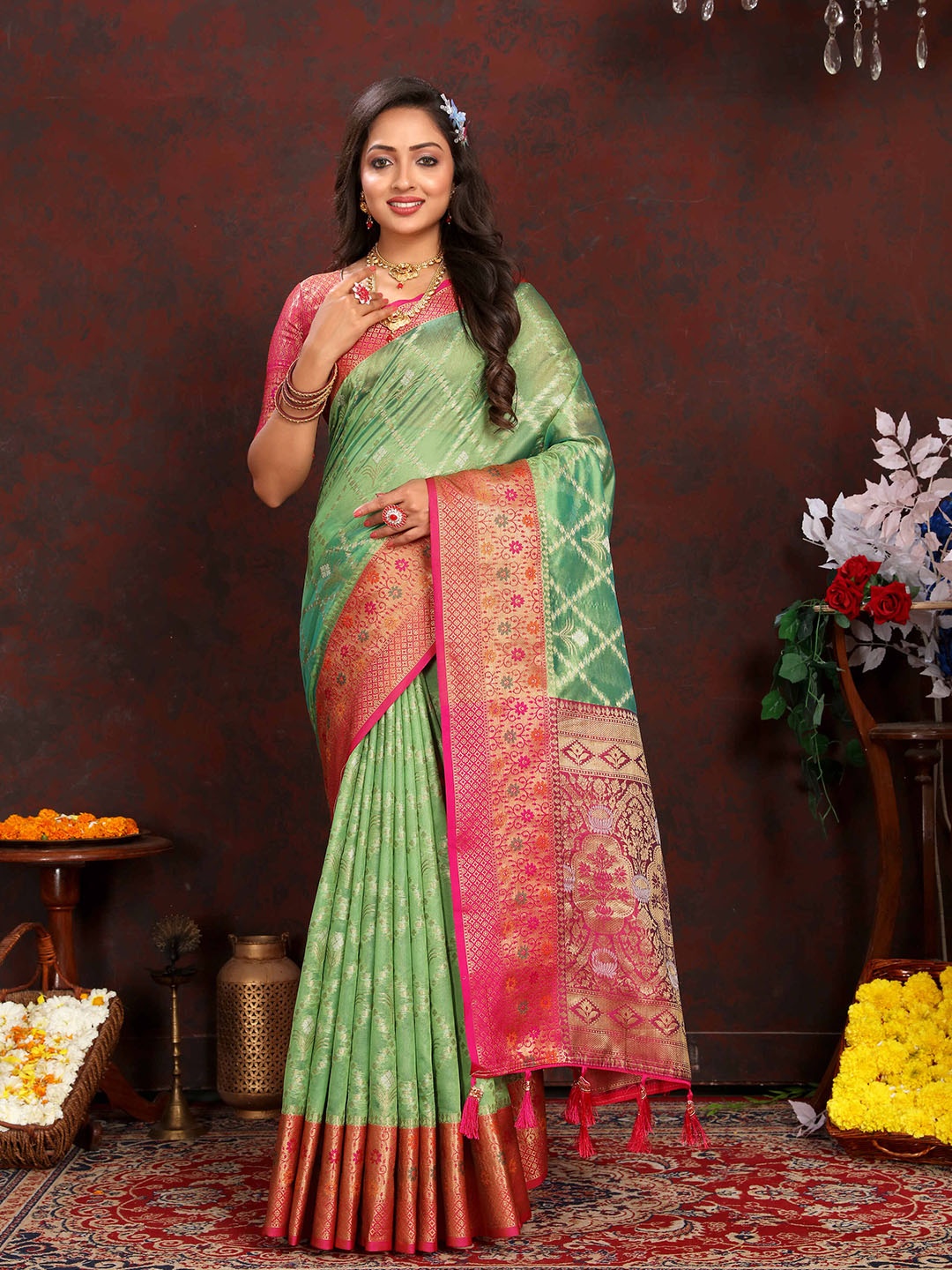 

PHEASANT Checked Woven Design Zari Organza Banarasi Saree, Green