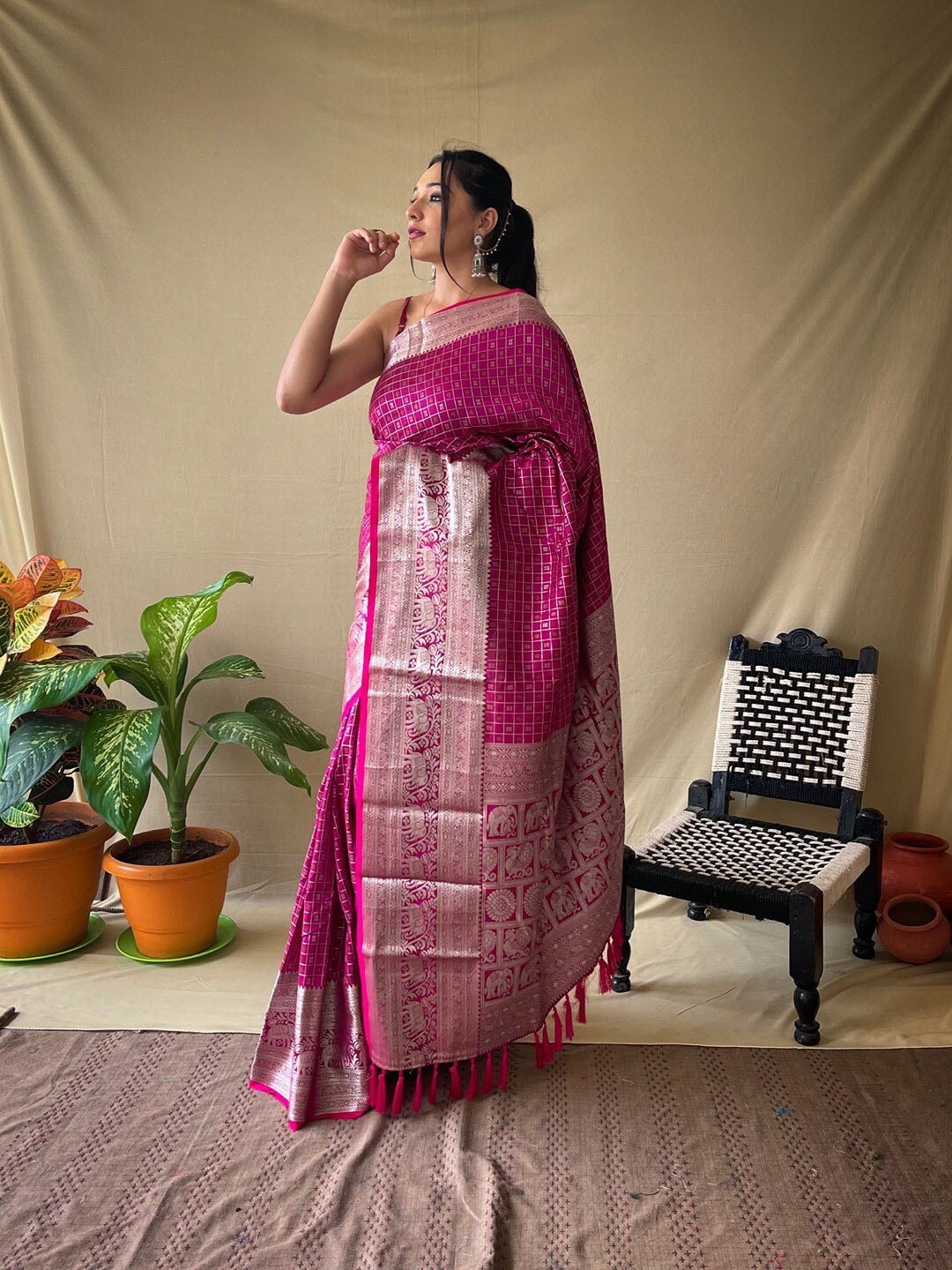 

SGF11 Woven Design Pure Zari Heavy Work Kanjeevaram Silk Saree, Pink