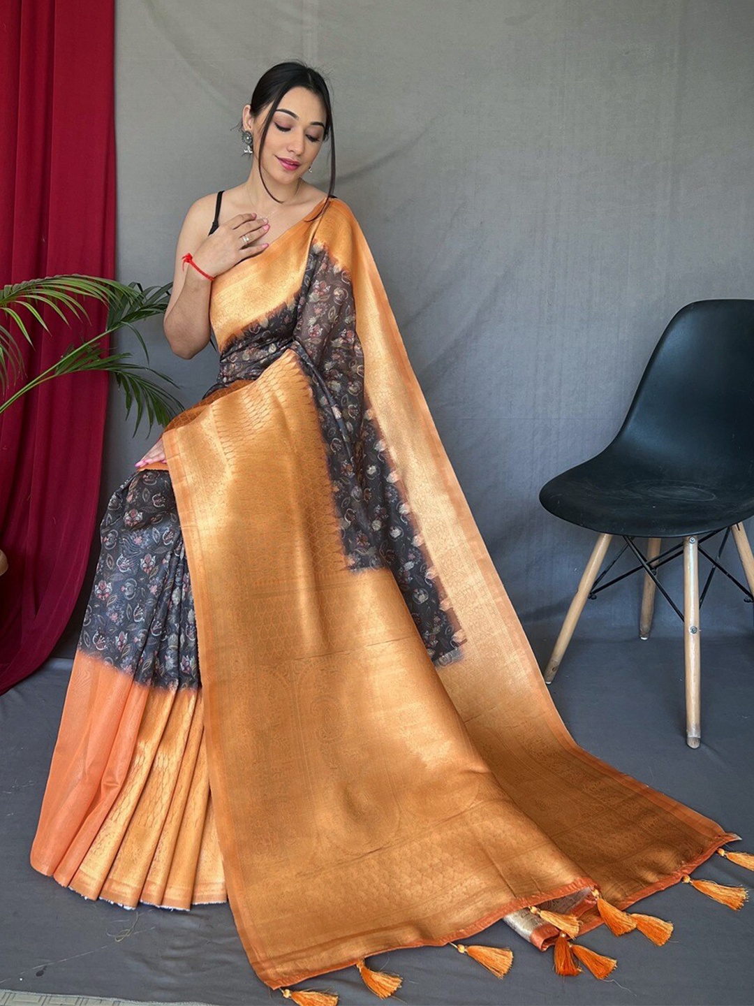

SGF11 Woven Design Pure Zari Heavy Work Kanjeevaram Silk Saree, Orange