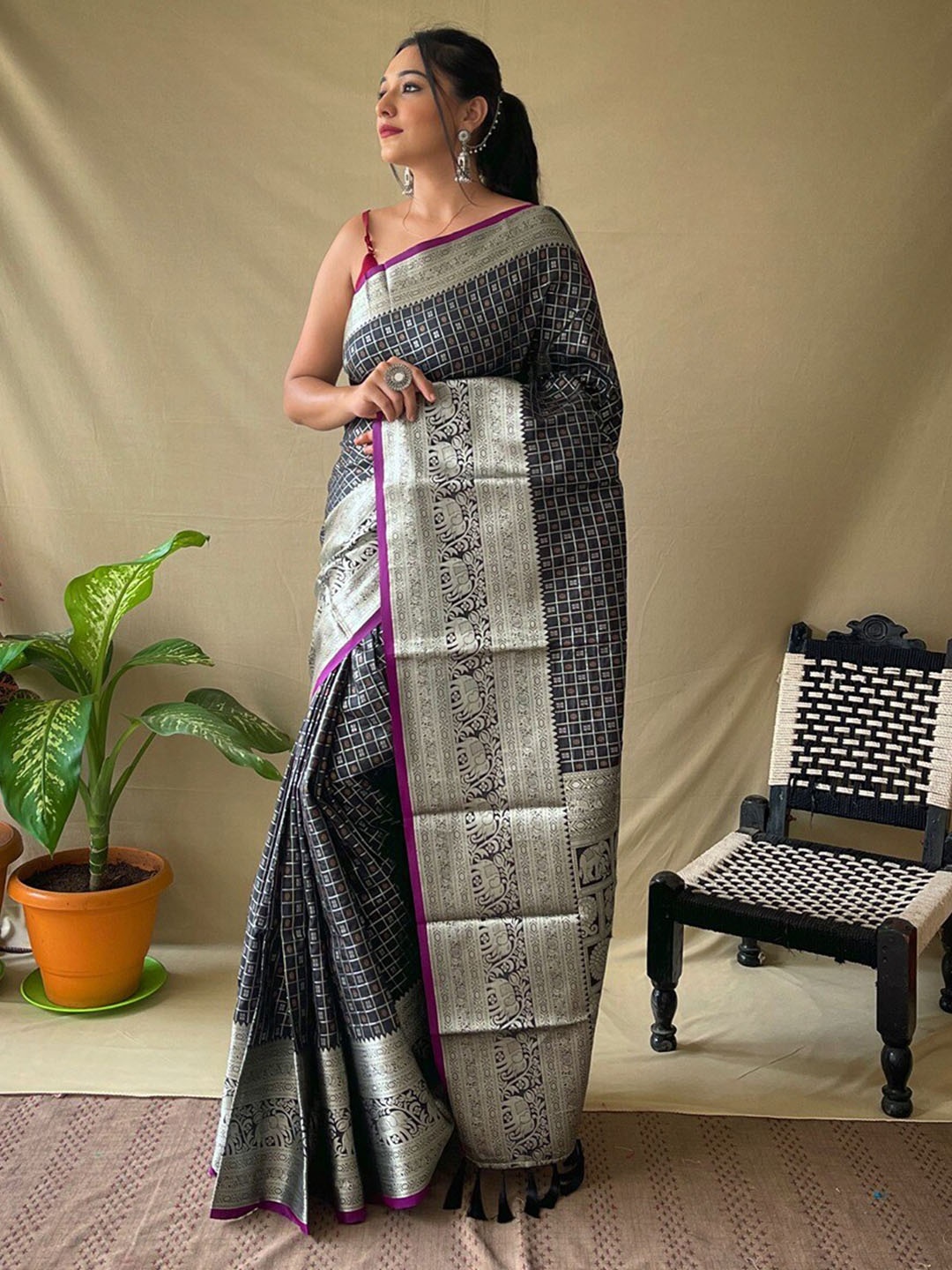 

SGF11 Woven Design Pure Zari Heavy Work Kanjeevaram Silk Saree, Black