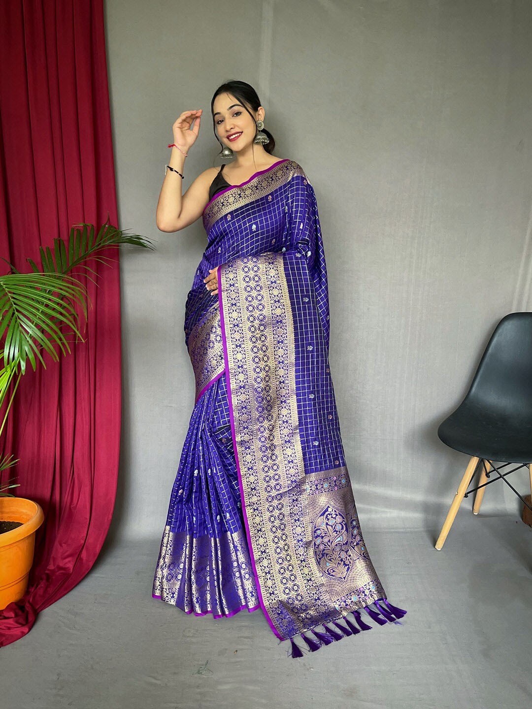 

SGF11 Woven Design Pure Zari Heavy Work Kanjeevaram Silk Saree, Purple