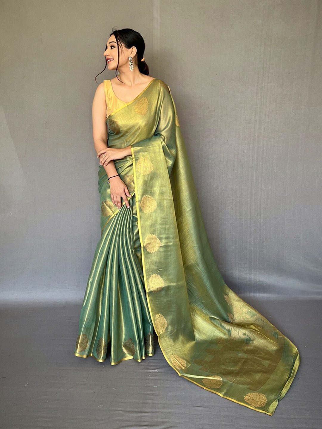 

SGF11 Ethnic Motifs Woven Design Zari Kanjeevaram Saree, Green