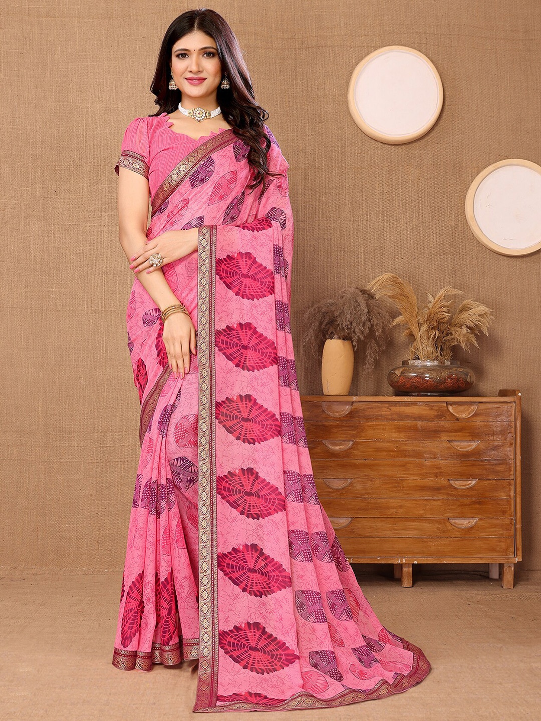 

MAGMINA Floral Zari Pure Georgette Banarasi Saree, Pink