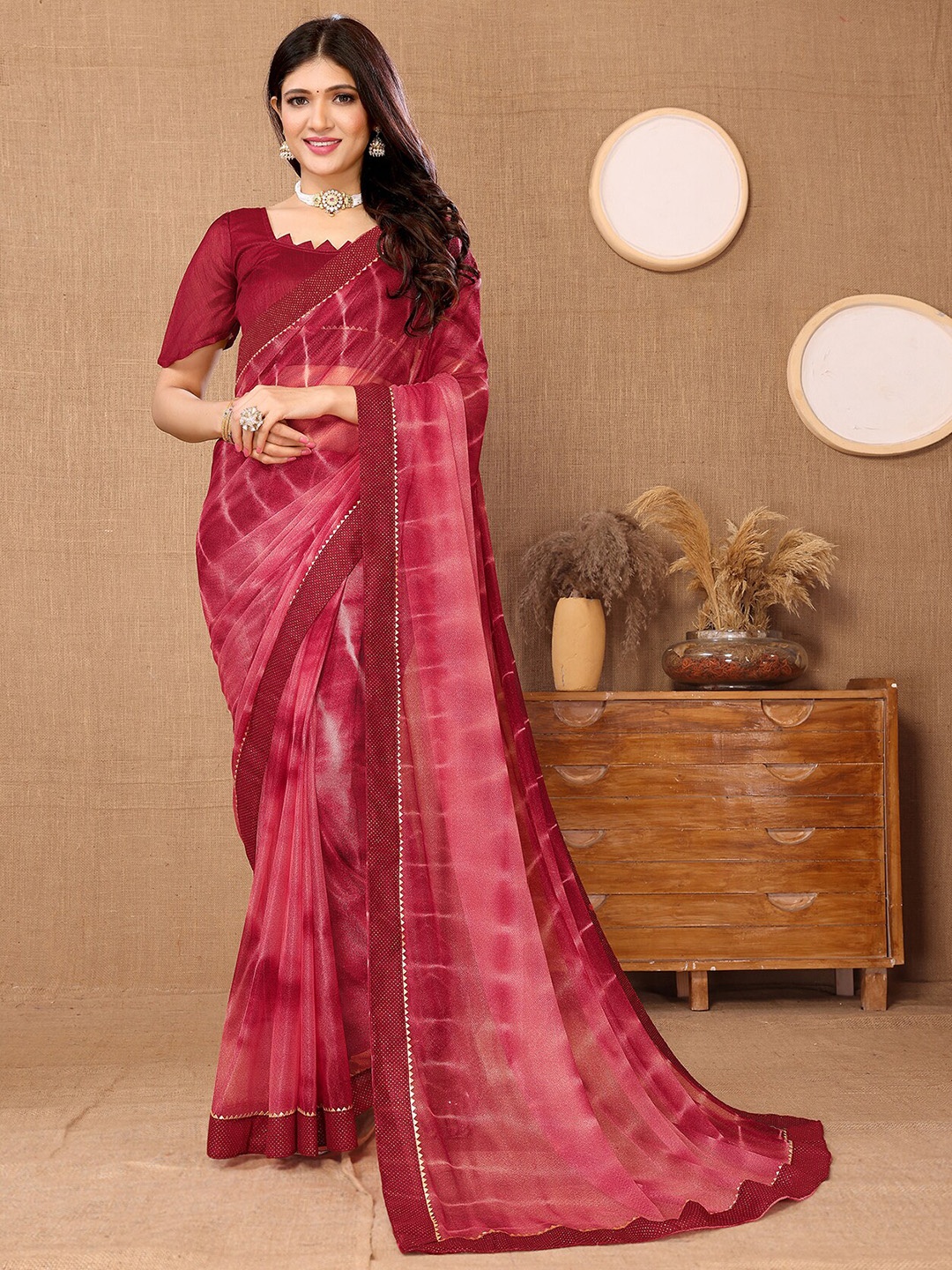 

MAGMINA Tie And Dye Banarasi Saree, Maroon