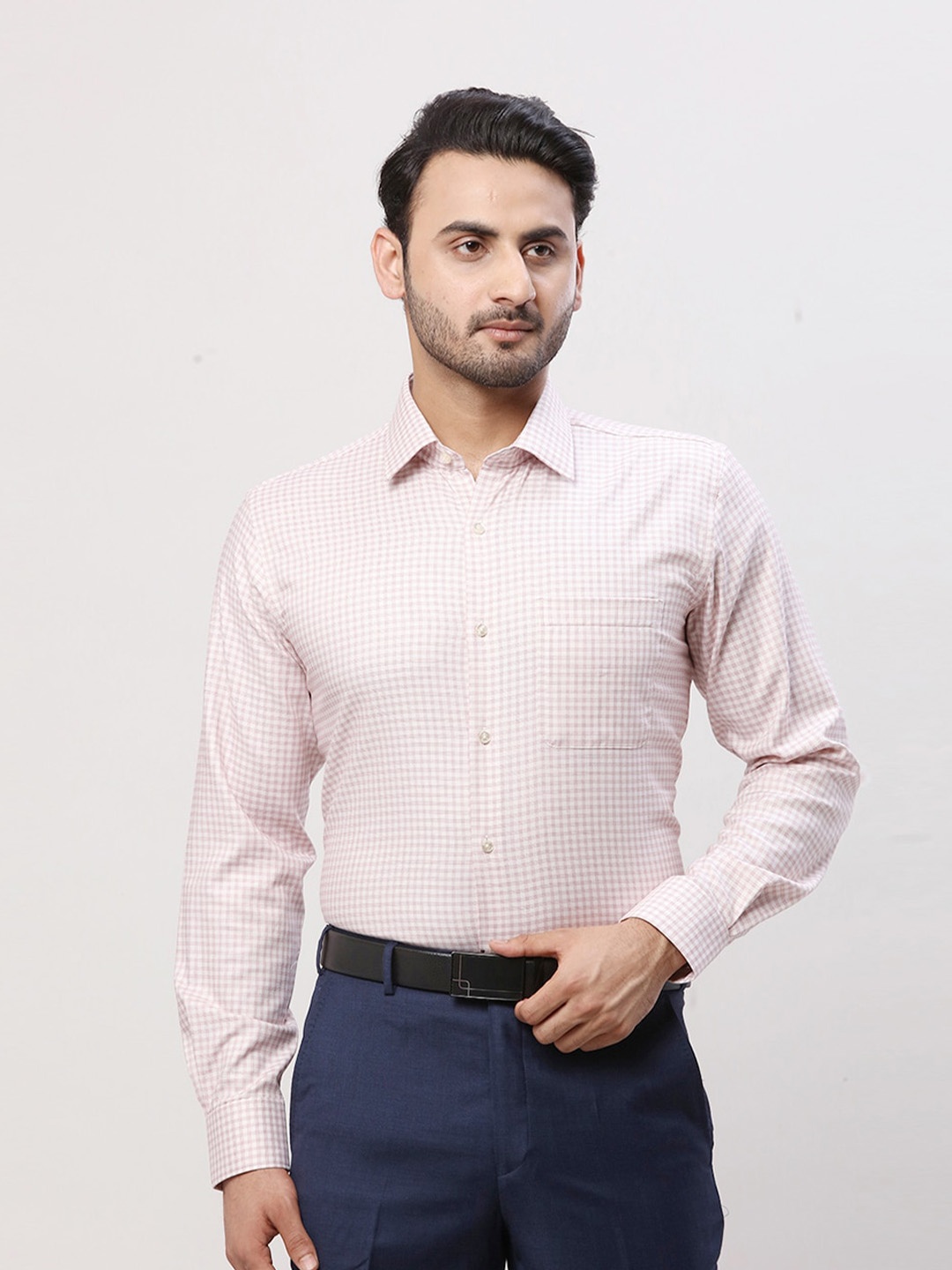 

Raymond Checked Cotton Contemporary-Fit Shirt, Pink