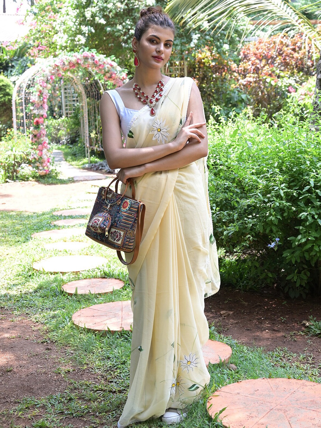 

ODETTE Floral Printed Saree, Beige