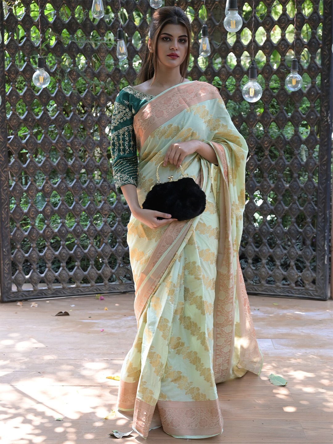 

ODETTE Woven Design Zari Saree, Green