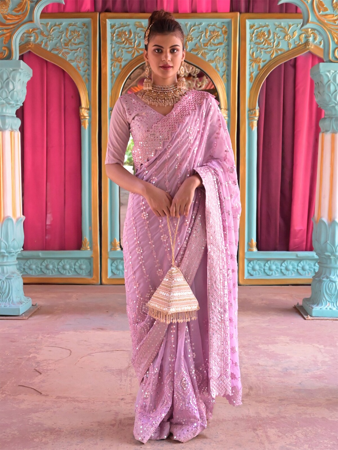 

ODETTE Ethnic Motifs Embroidered Sequinned Saree, Pink