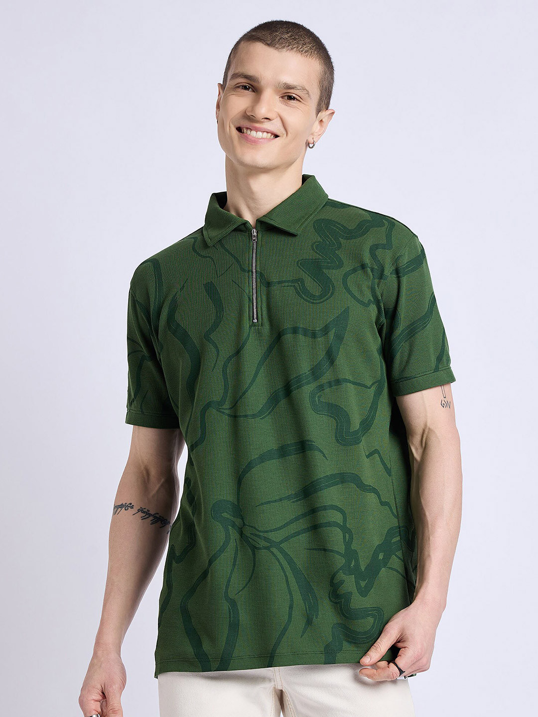 

EDRIO Men Printed Hooded Pockets T-shirt, Green