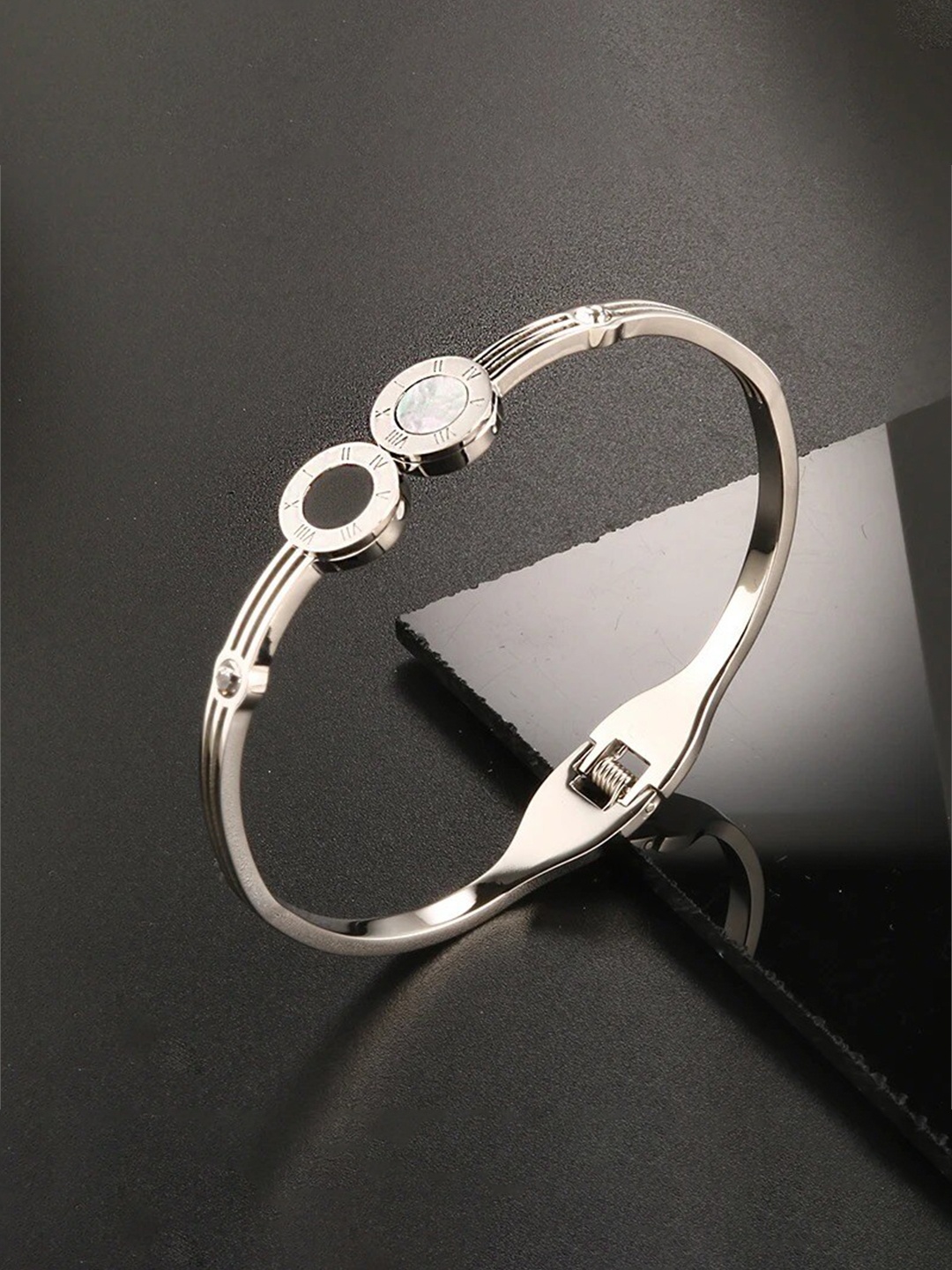 

VIEN Women Silver-Plated Kada Bracelet