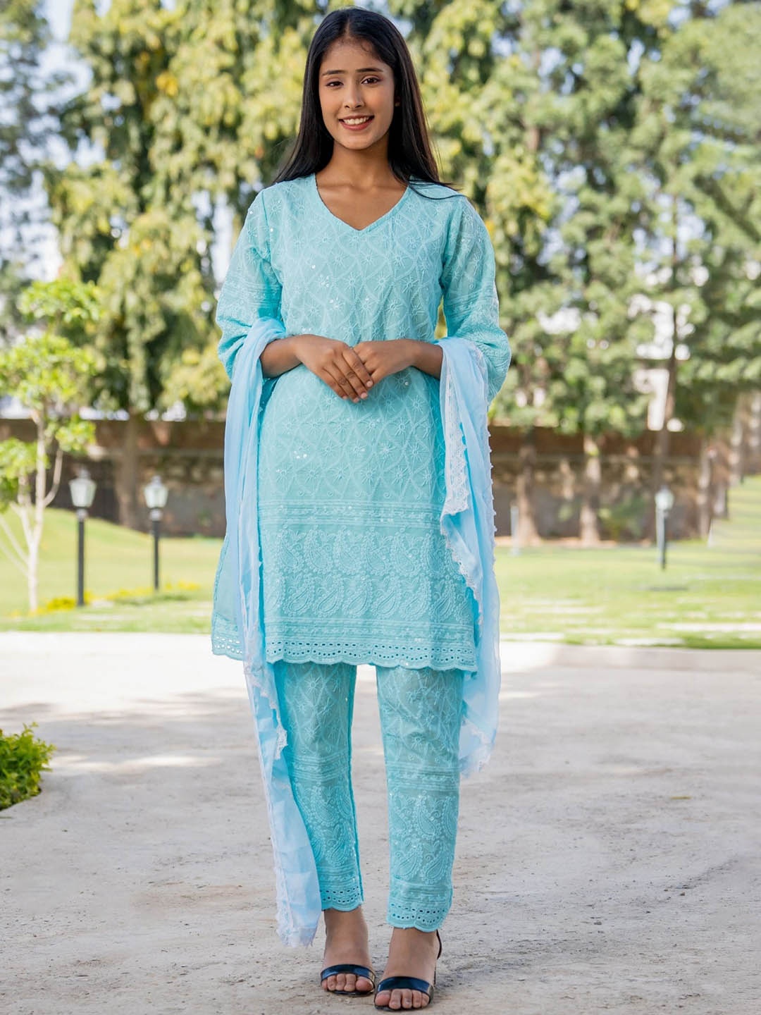

HOUSE OF JAMOTI Ethnic Motifs Embroidered Chikankari Pure Cotton Kurta Set, Blue