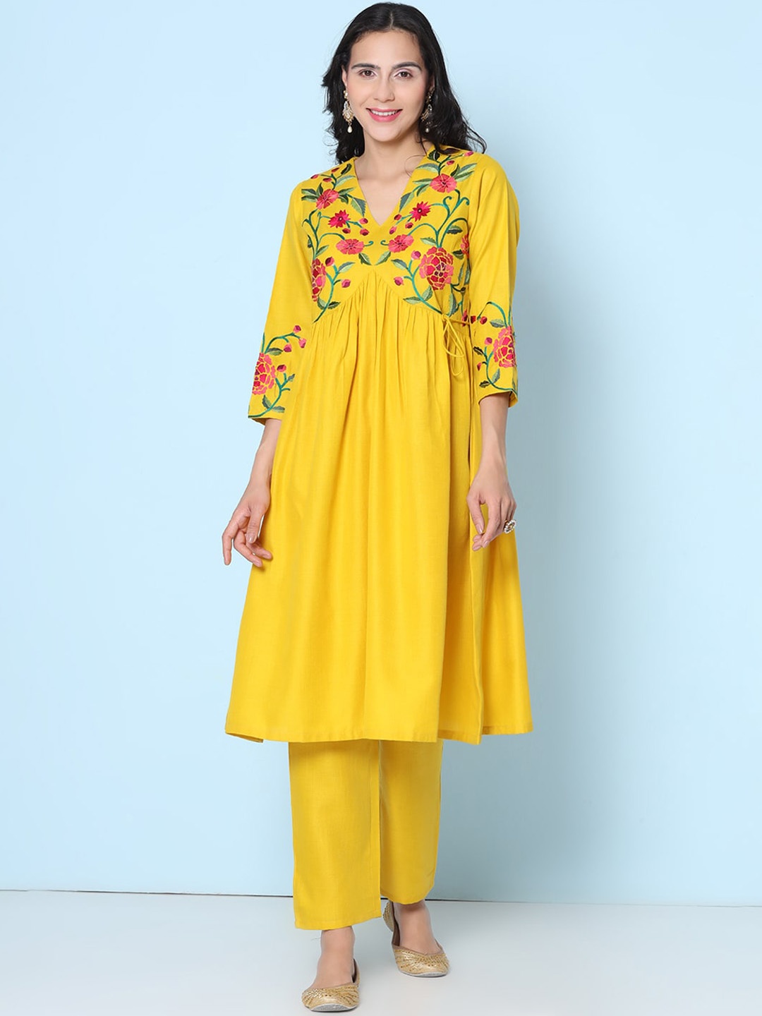 

Bhama Couture Floral Embroidered Empire Thread Work V-Neck Anarkali Kurta With Trouser, Mustard