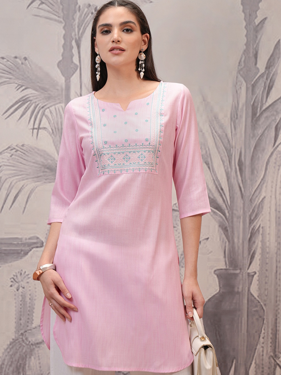 

Vishudh Floral Yoke Designed Round Neck Thread Work Straight Kurta, Pink