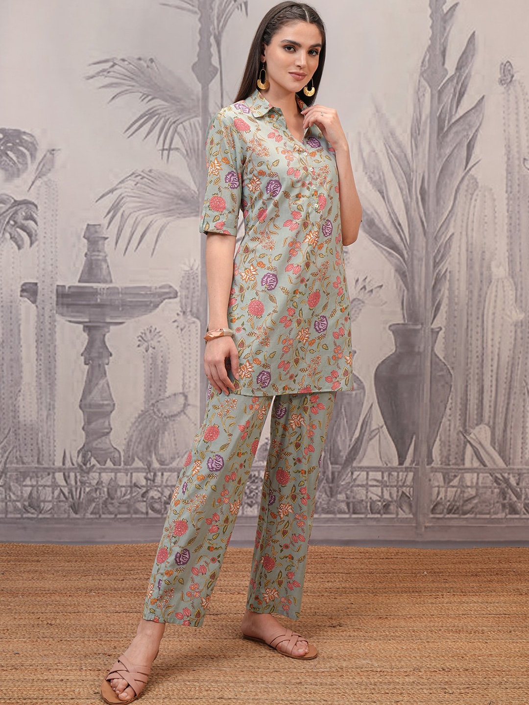 

Vishudh Grey Floral Printed Shirt Collar Roll Up Sleeves Pure Cotton Tunic With Trousers