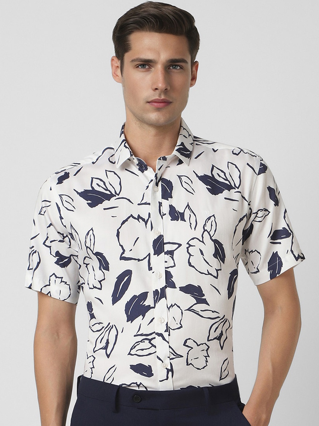 

V Dot Men Slim Fit Opaque Printed Party Shirt, White