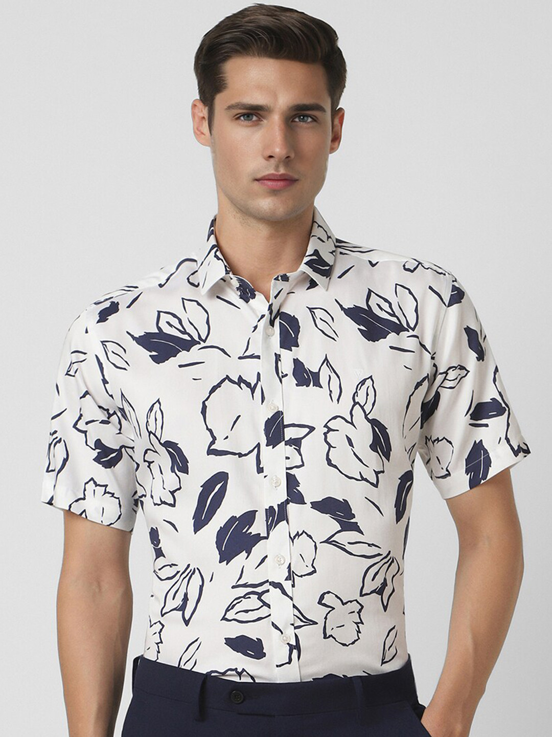 

V Dot Men Slim Fit Opaque Printed Party Shirt, White