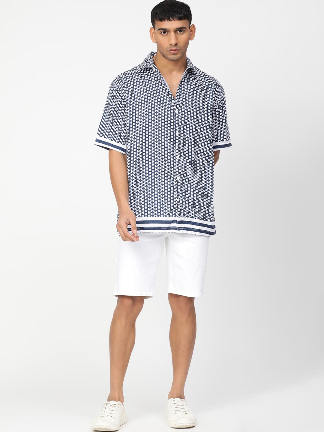 

HEMSTERS Men Comfort Opaque Printed Casual Shirt, Black