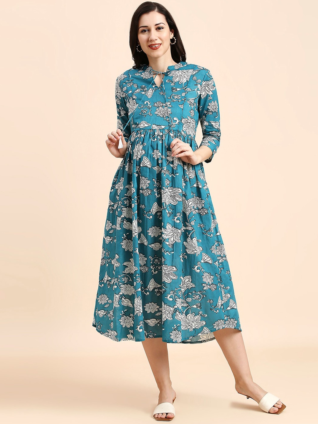 

MomToBe Women Dyed Flared Sleeves Thread Work Floral Maternity Anarkali Kurta, Blue