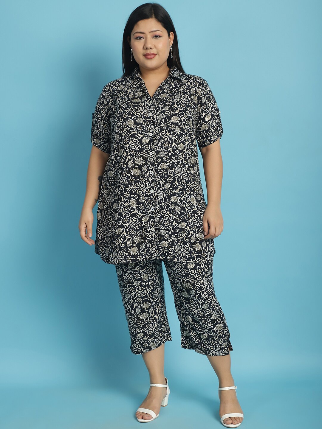 

theRebelinme Plus Size Floral Printed Shirt Collar Shirt with Capris, Black